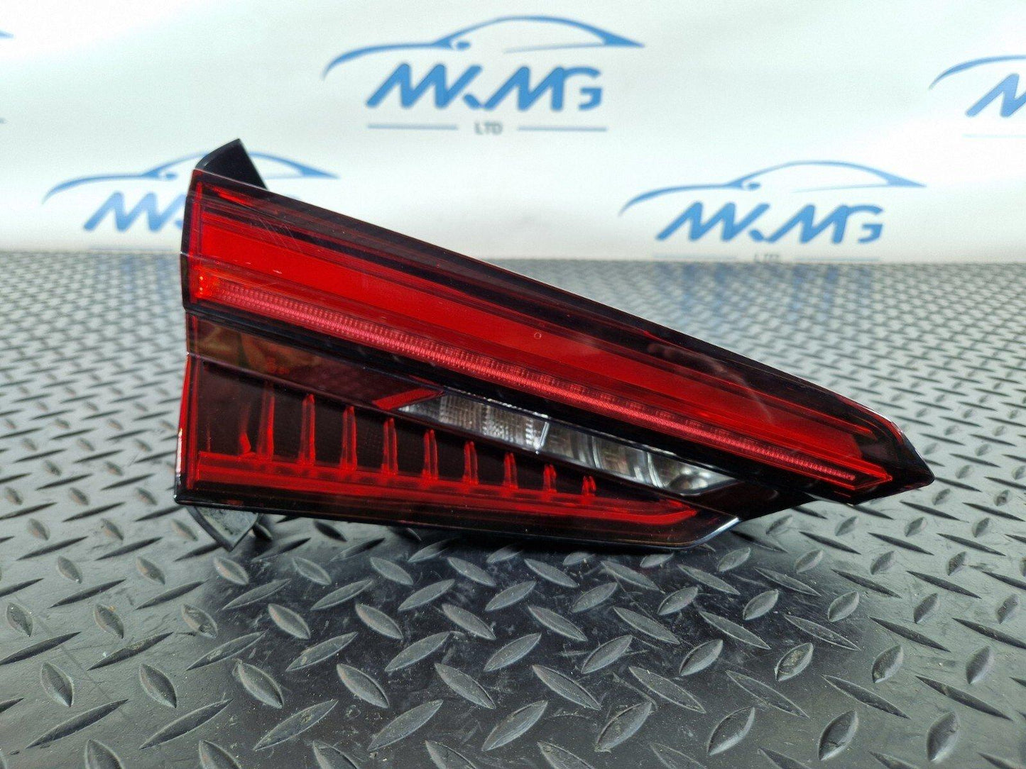 16-24 AUDI A5 F5 COUPE GENUINE REAR LEFT N/S TAILGATE INNER LED LIGHT 8W6945093C