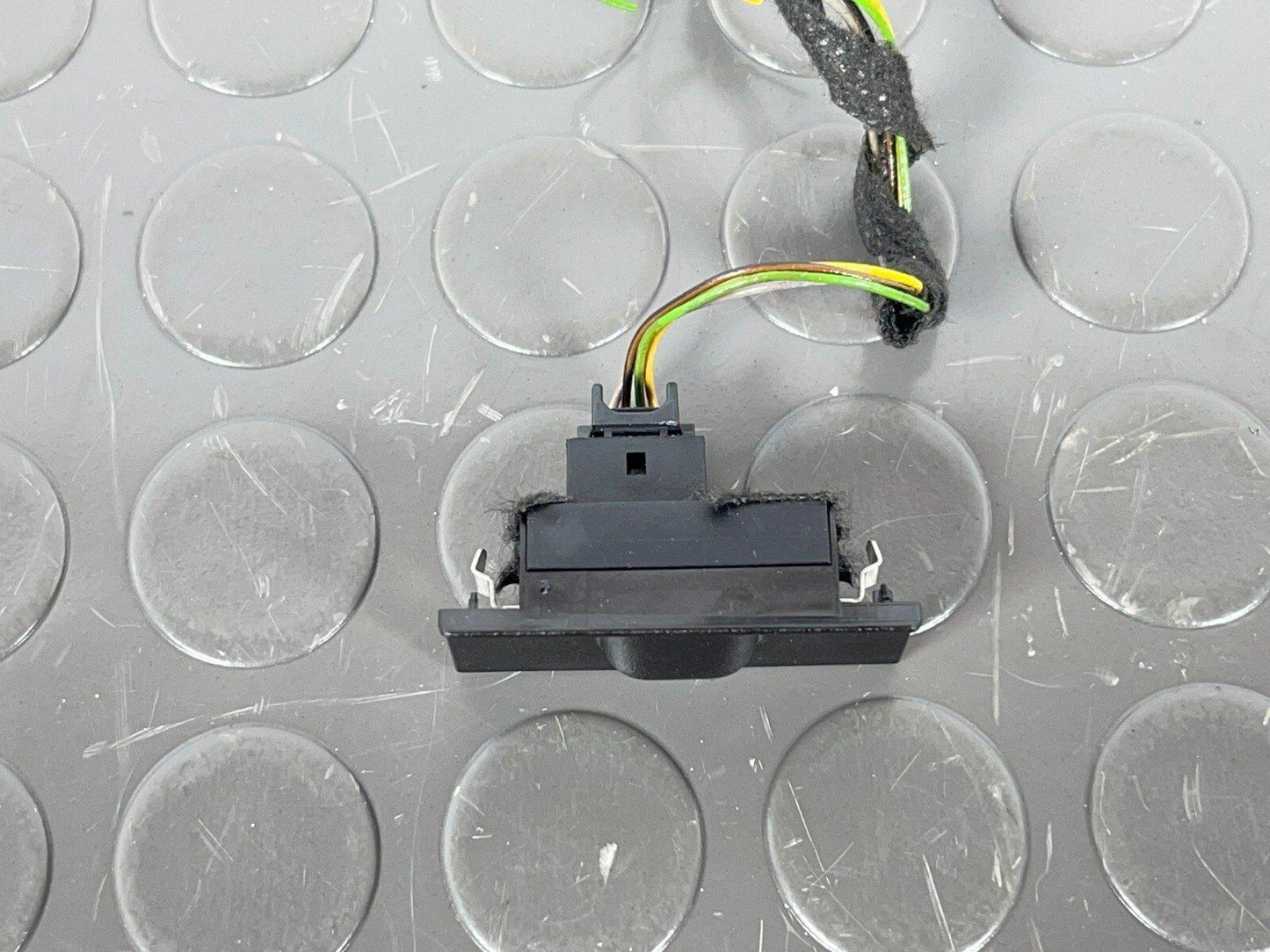 16-19 AUDI A4 B9 GENUINE SUN SENSOR 8W0907539