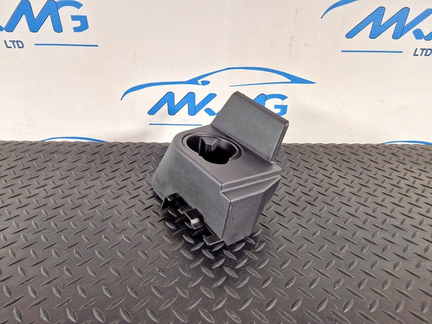 14-19 LAND ROVER L550 GENUINE O/S/R RIGHT SIDE REAR CUP HOLDER FK72674A36AB
