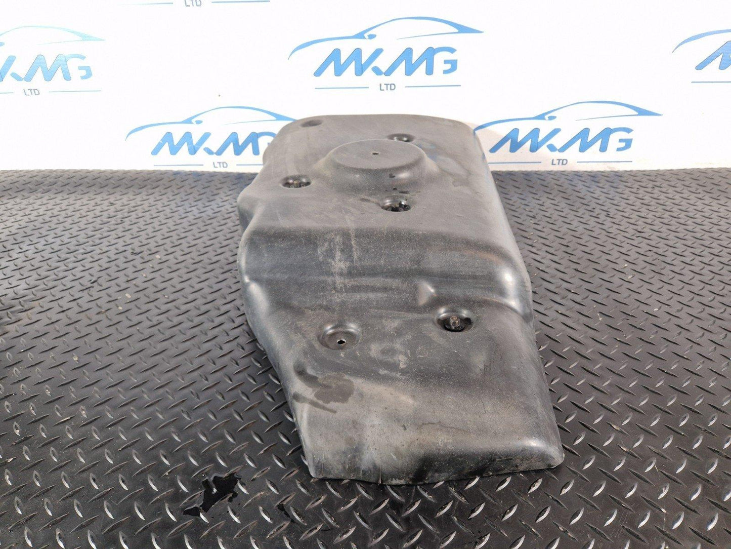 11-19 MERCEDES BENZ ML W166 ADBLUE SPLASH GUARD UNDER TRAY COVER A1666190538