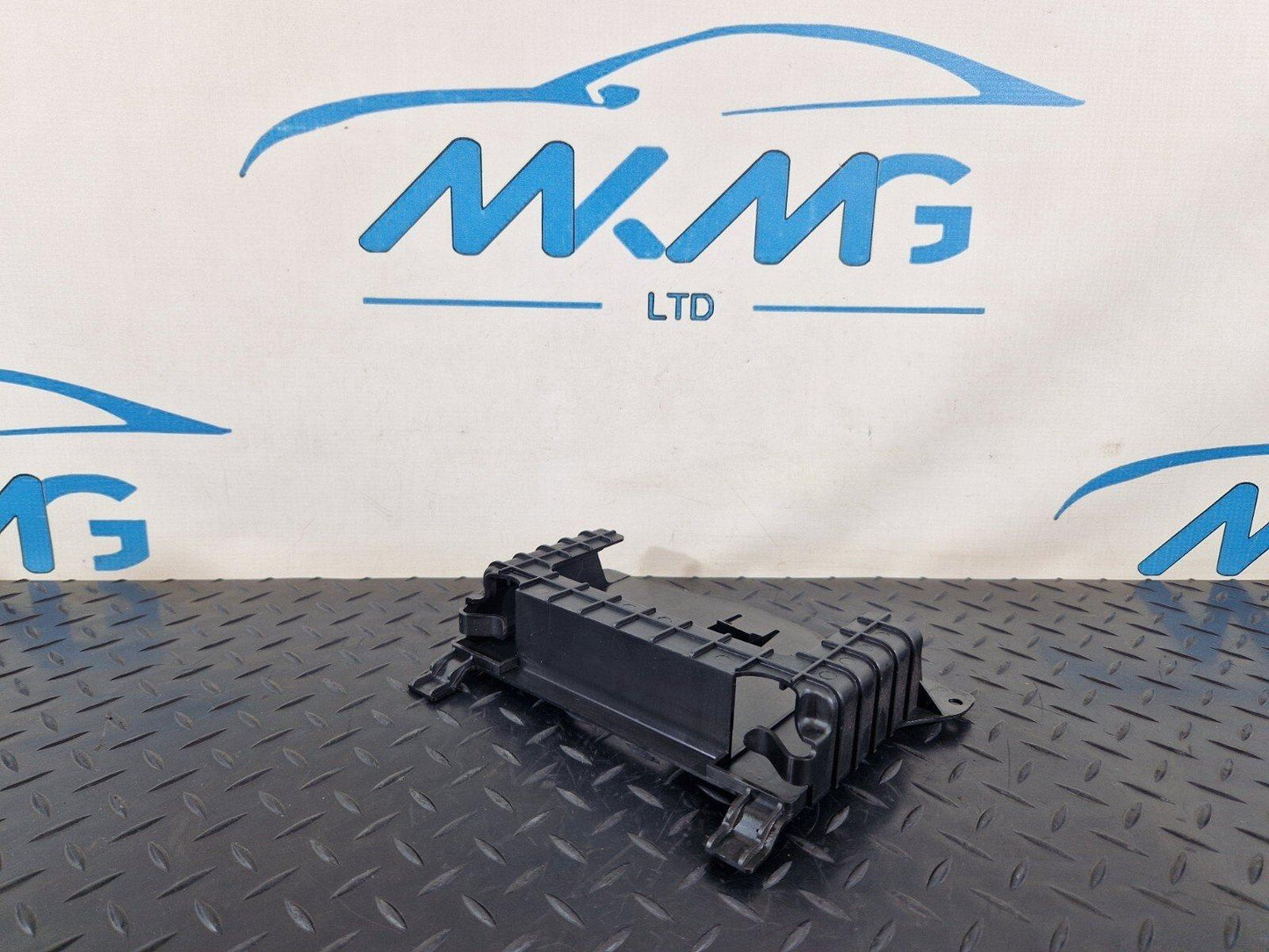 10-15 AUDI Q7 4L  OEM REAR CONTROL UNIT BRACKET HOLDER MOUNT RETAINER 4L0907731
