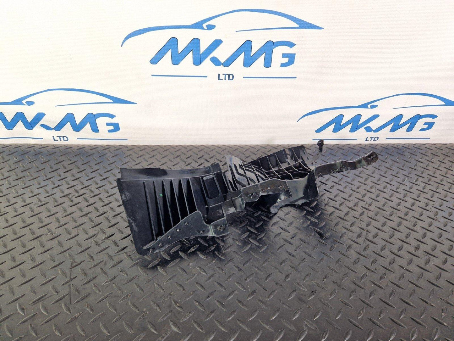 18-ON MERCEDES BENZ A CLASS W177 UNDERTRAY SUBFRAME TRIM SHIELD A2475240100