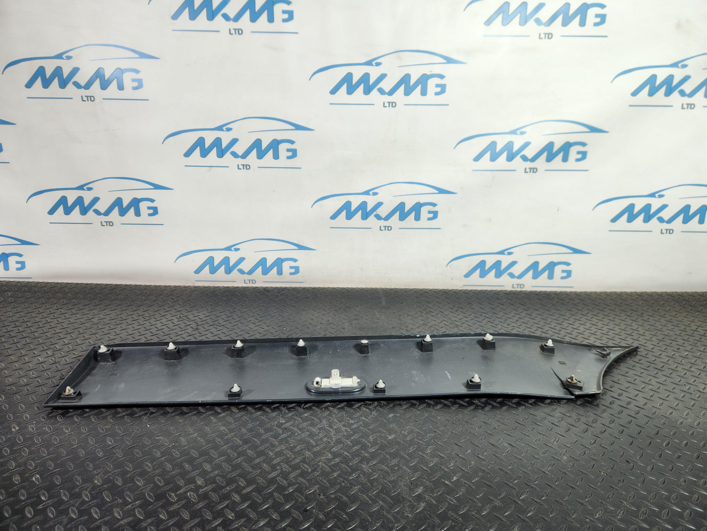 MercedesBenz Sprinter W907 Genuine Rear Right Moulding Strip Damaged A9106907200