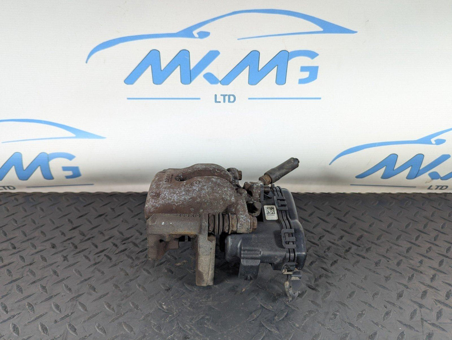13-19 MERCEDES BENZ CLA C117 GENUINE REAR RIGHT O/S BRAKE CALIPER A2464232498