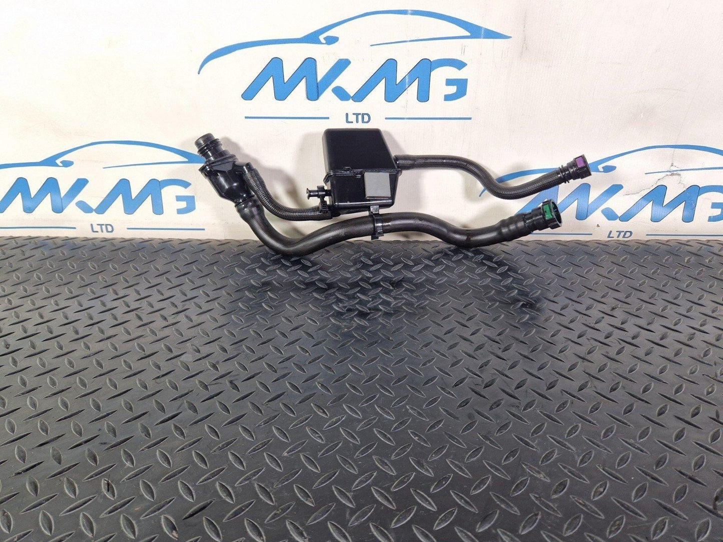 16-19 AUDI A4 B9 GENUINE ADBLUE TANK FILLING HOSES 8W0131963A