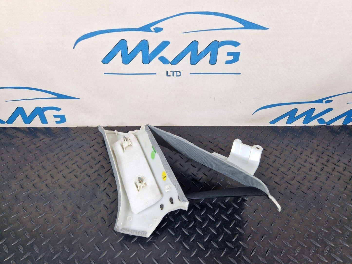 16-19 AUDI A4 B9 REAR LEFT PASSENGER SIDE C-PILLAR 8W5867287