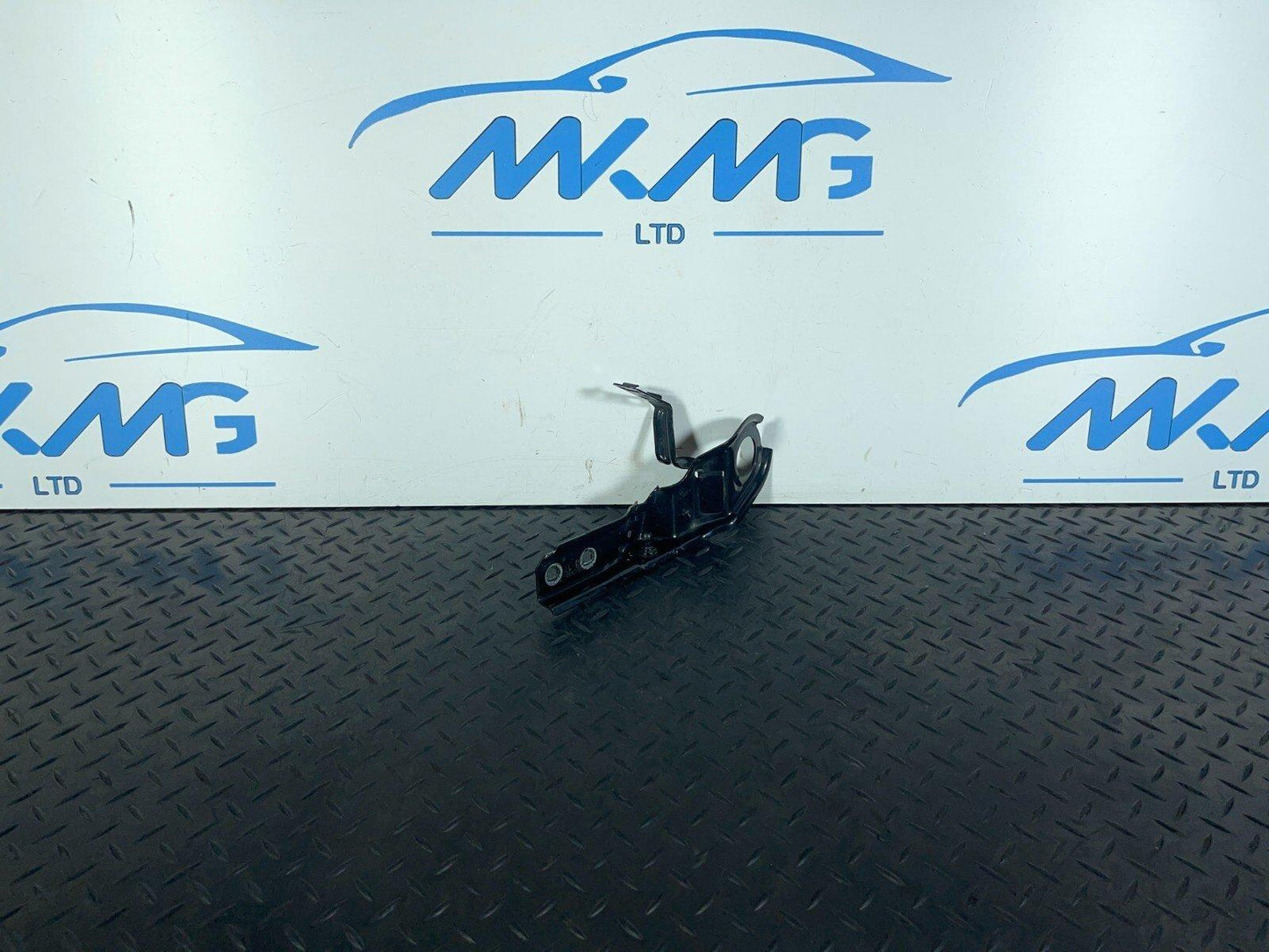 16-22 BMW X1 F48 GENUINE FRONT RIGHT DRIVER SIDE BONNET STRUT BRACKET 7355992