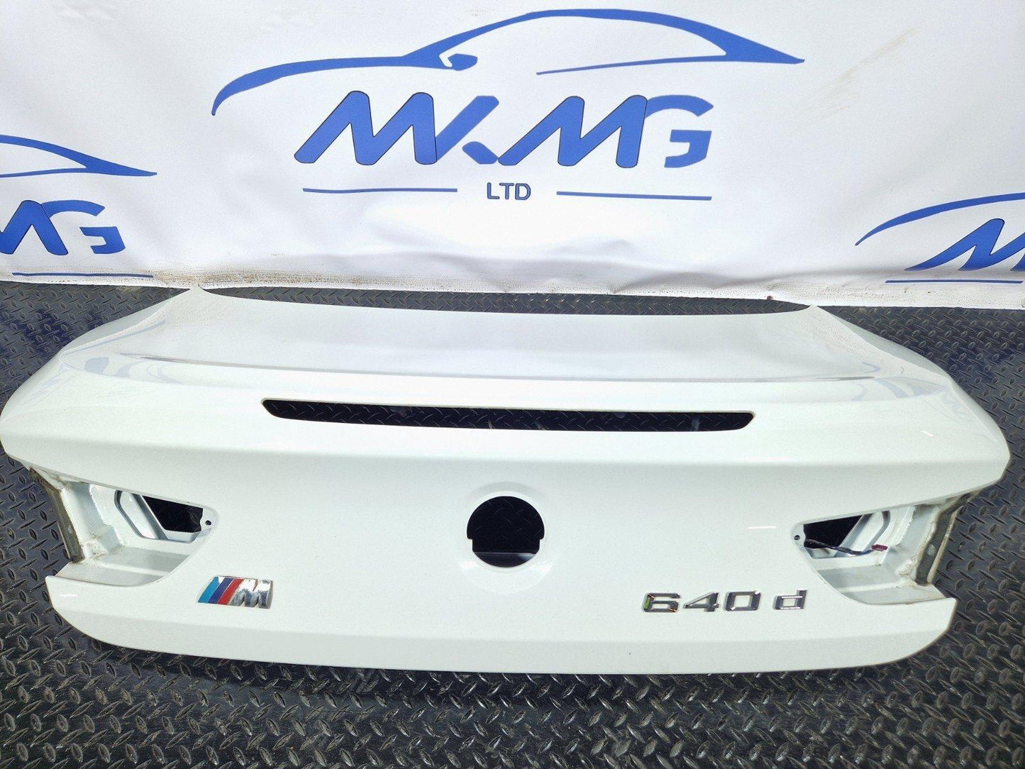 11-18 BMW 6 SERIES F13 GENUINE REAR TAILGATE / BOOTLID IN WHITE 300