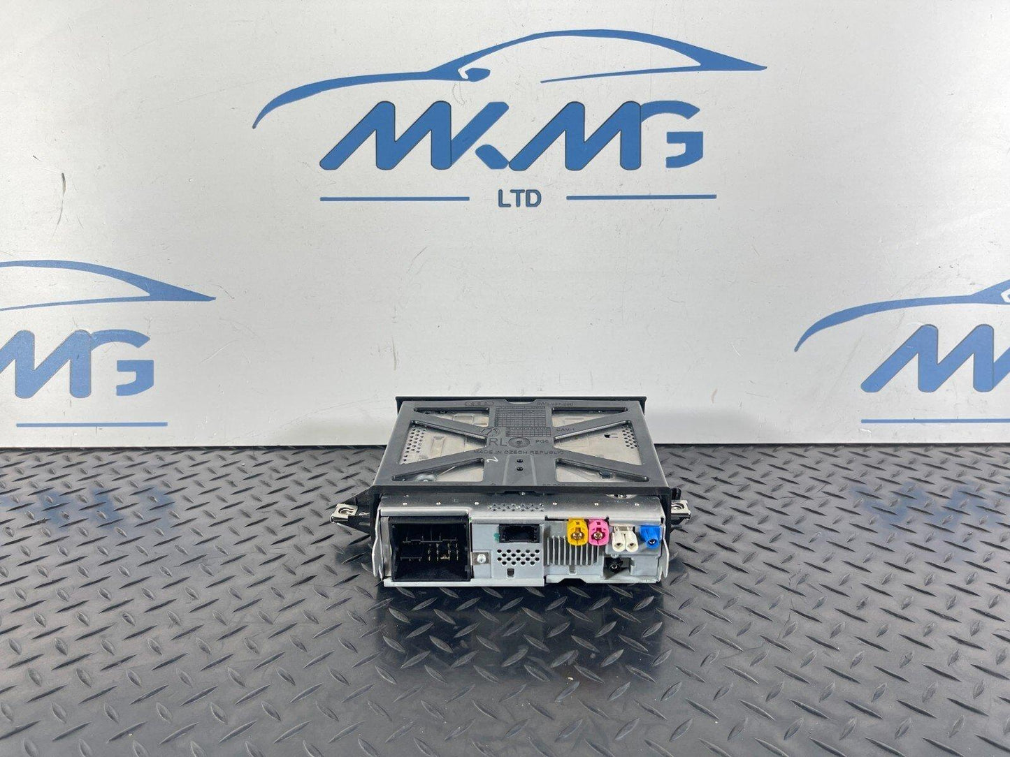 16-19 AUDI A4 B9 GENUINE MULTIMEDIA SAT NAV HEAD UNIT 8W0035188G