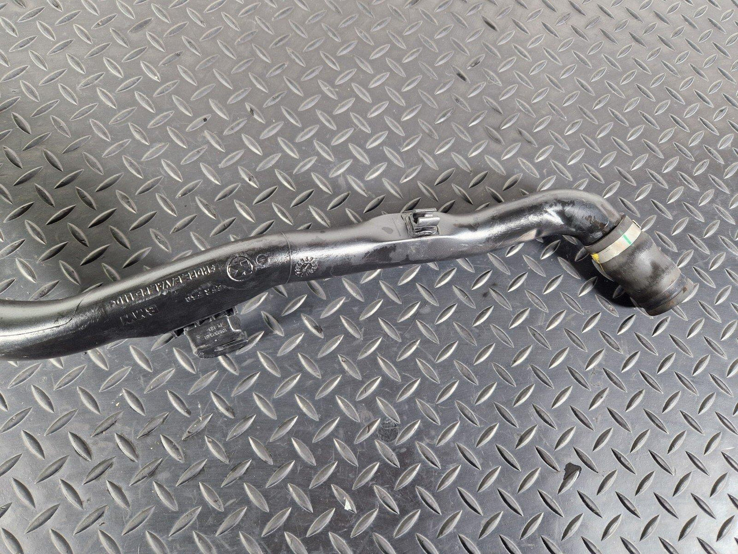 20-24 BMW 1 SERIES F40 GENUINE FUEL TANK FILLER PIPE 7458657