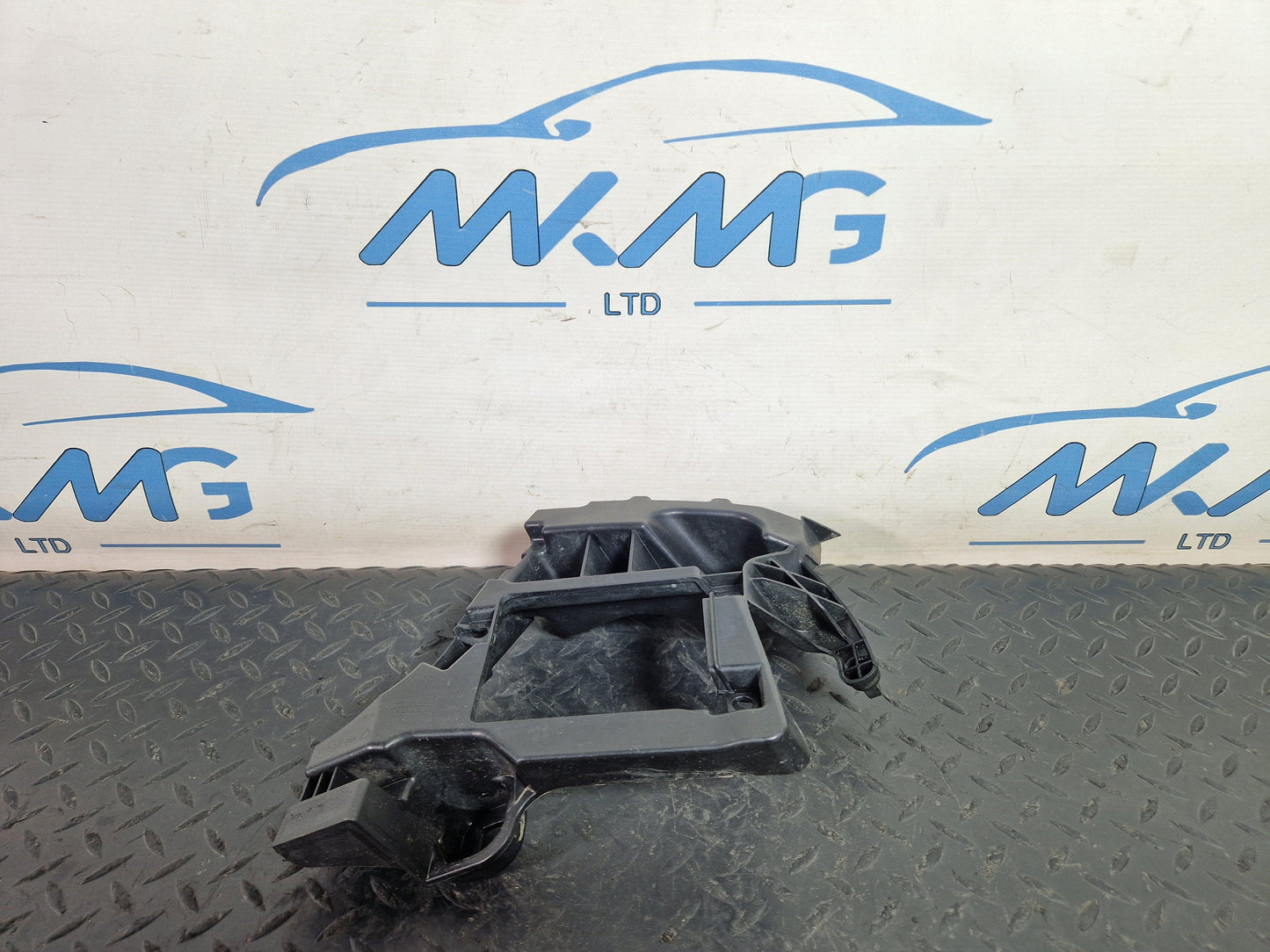 Audi A6 Allroad C7 Key Genuine Rear Right O/S Bumper Bracket Mount 4G9807394D
