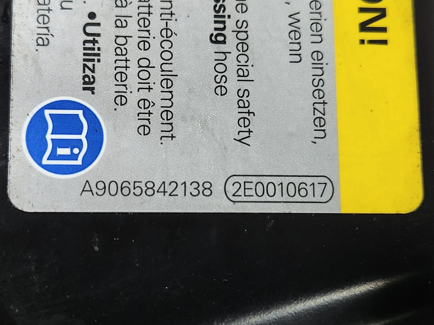 Mercedes-Benz Sprinter VS30 W907 Battery Tray Box Cover A9065842138