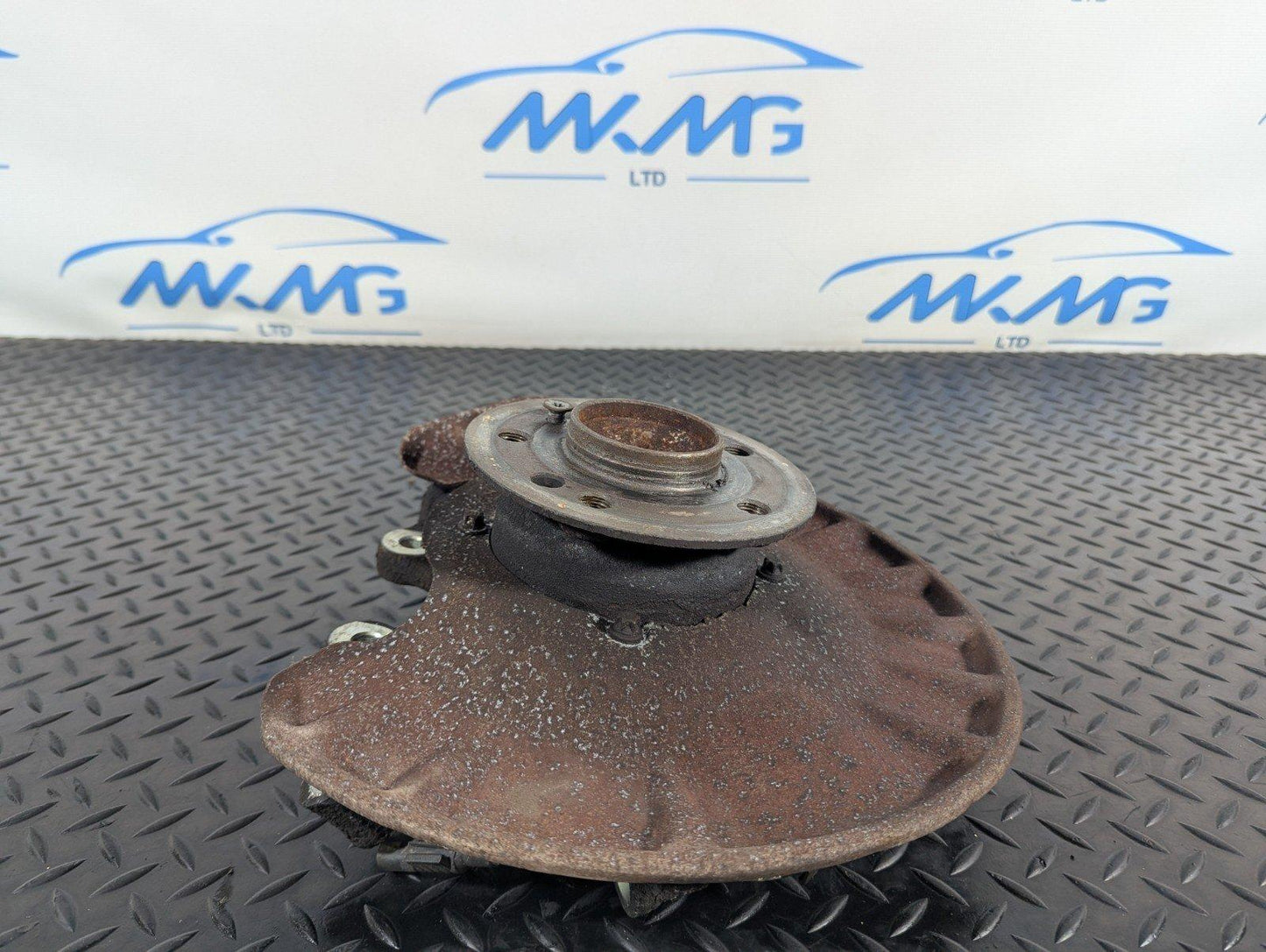 11-19 MERCEDES BENZ ML W166 GENUINE REAR RIGHT WHEEL HUB A1663570105