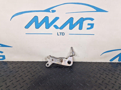 14-21 MERCEDES BENZ C220d W205 ENGINE LEFT REAR LIFTING LUG CLIP MOUNT HOLDER