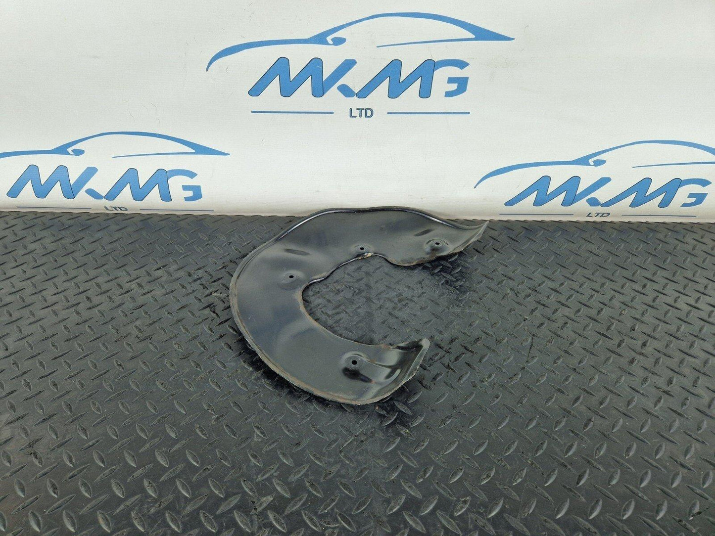 10-17 AUDI A8 4H FRONT RIGHT O/S BRAKE DISC COVER PLATE GUARD 4H0615312