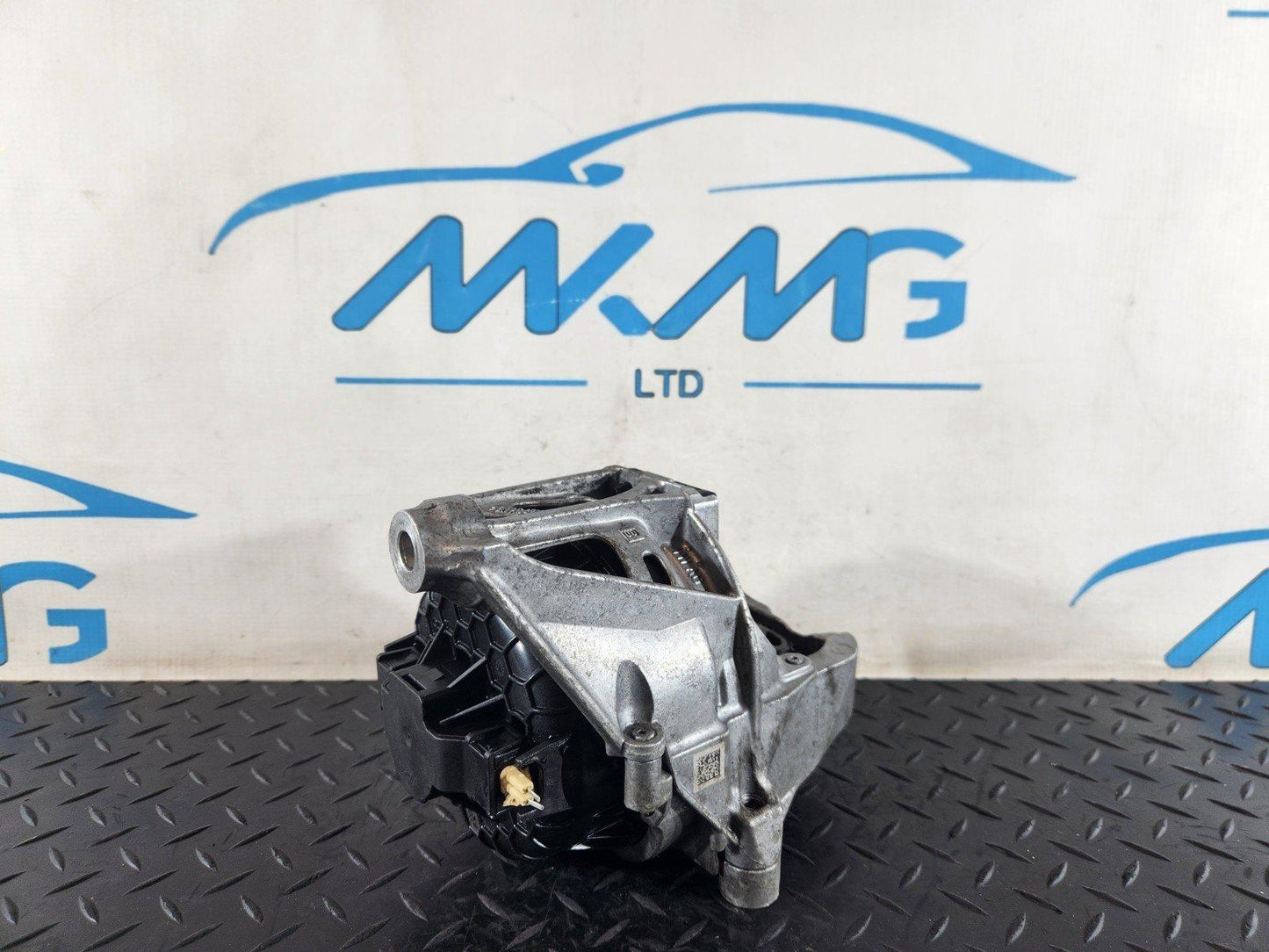 16-20 AUDI Q7 4M LEFT PASSENGER SIDE ENGINE ELECTRIC HYDRO MOUNT 4M0199371C