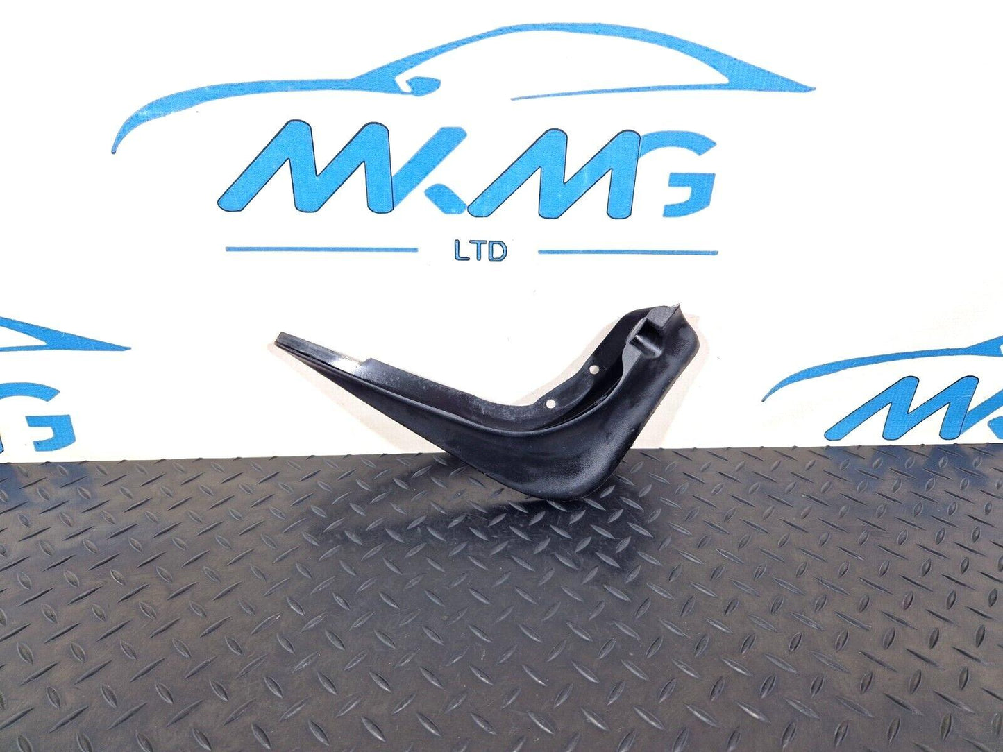 14-21 MERCEDES BENZ C200 W205 FRONT MUD FLAP SPLASH GUARD A2058900078