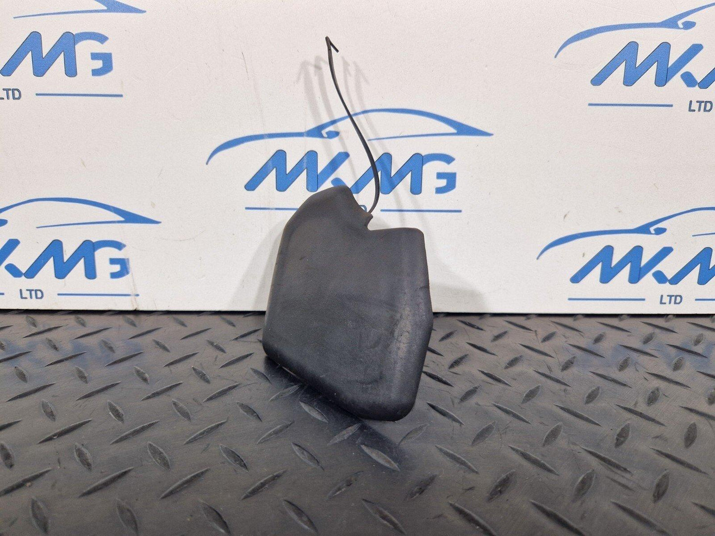 14-23 MERCEDES BENZ VITO W447 FRONT RIGHT O/S BONNET COVER TRIM A4478841674