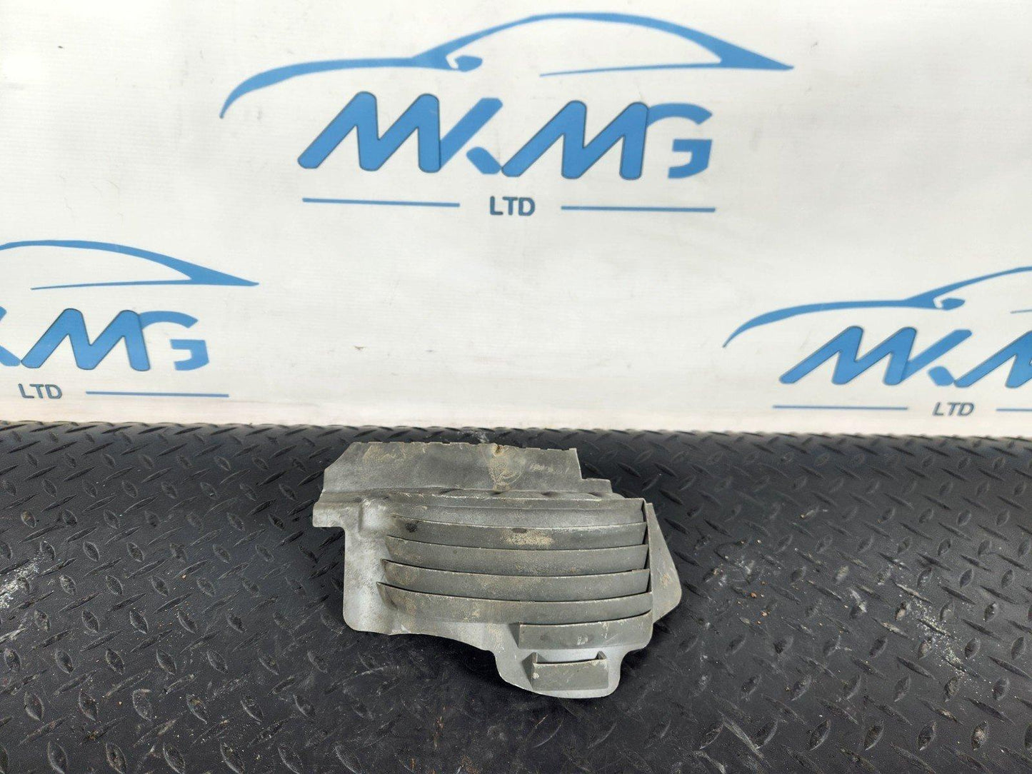 12-18 AUDI A6 C7 GENUINE REAR LEFT SPRING RUBBER COVER GUARD 8R0511539C