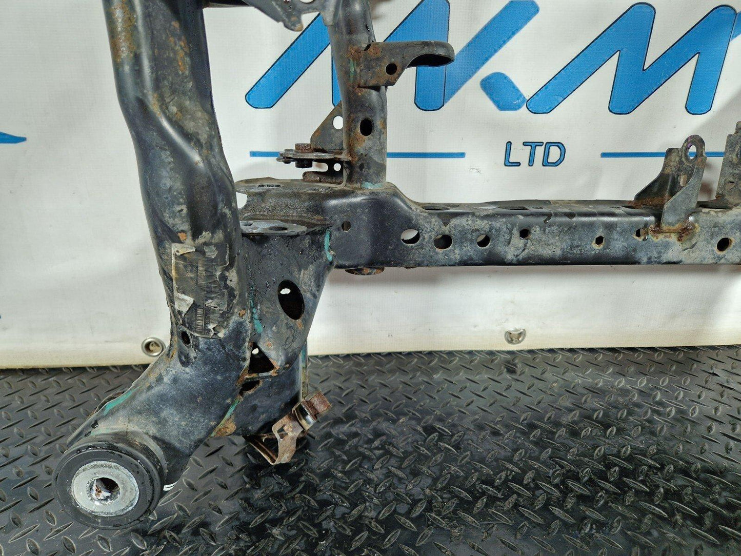 11-19 MERCEDES BENZ ML W166 GENUINE FRONT SUBFRAME A1663302000