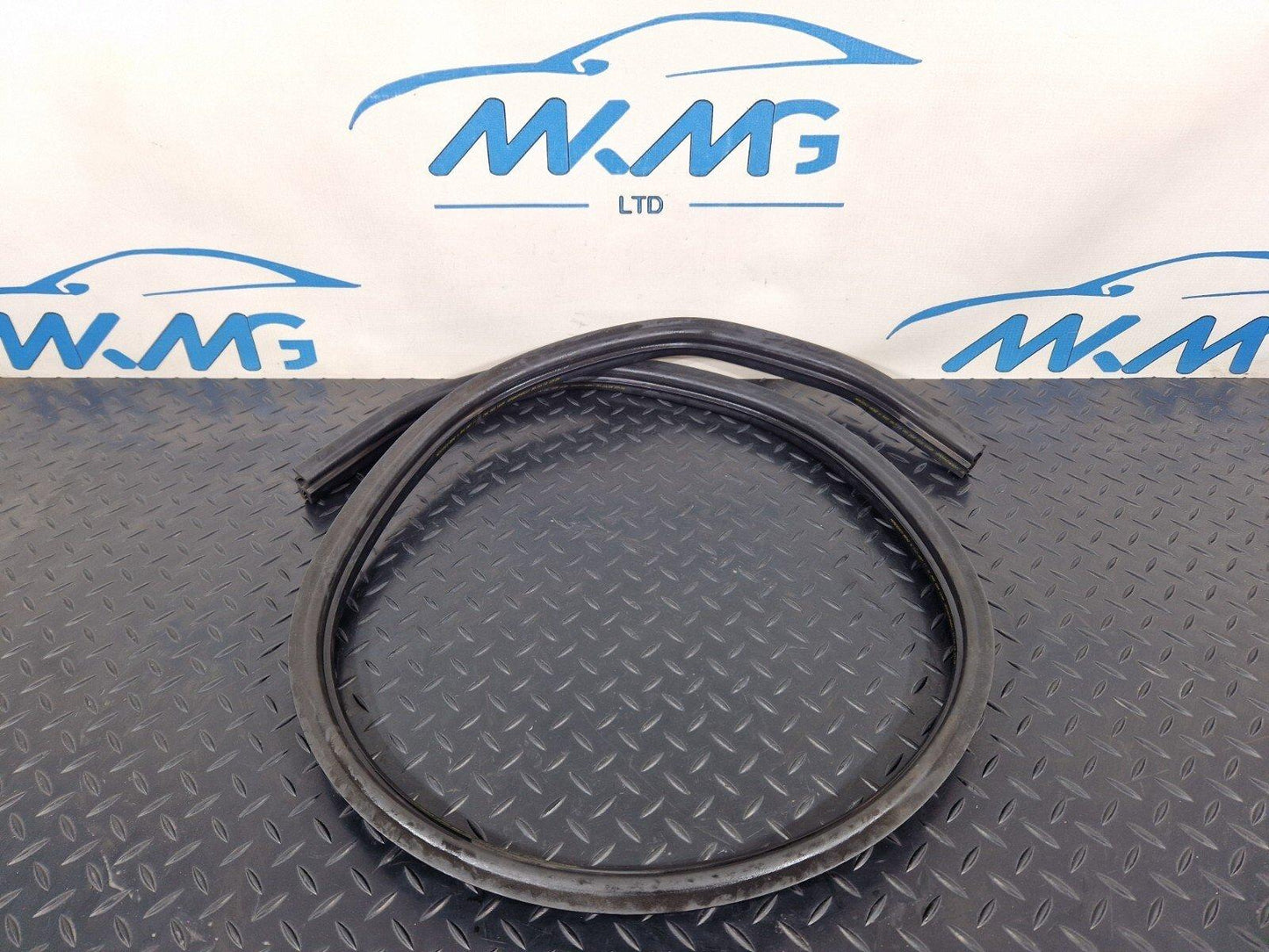18-ON MERCEDES-BENZ SPRINTER W907 W910 RUBBER BONNET GASKET A9108871100