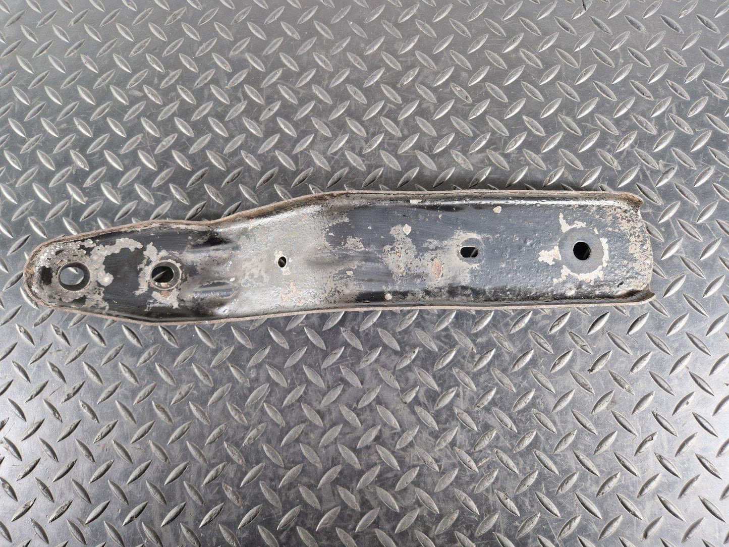14-19 LAND ROVER L550 DISCOVERY SPORT SUBFRAME STRUT BRACE BRACKET FK725A364AC