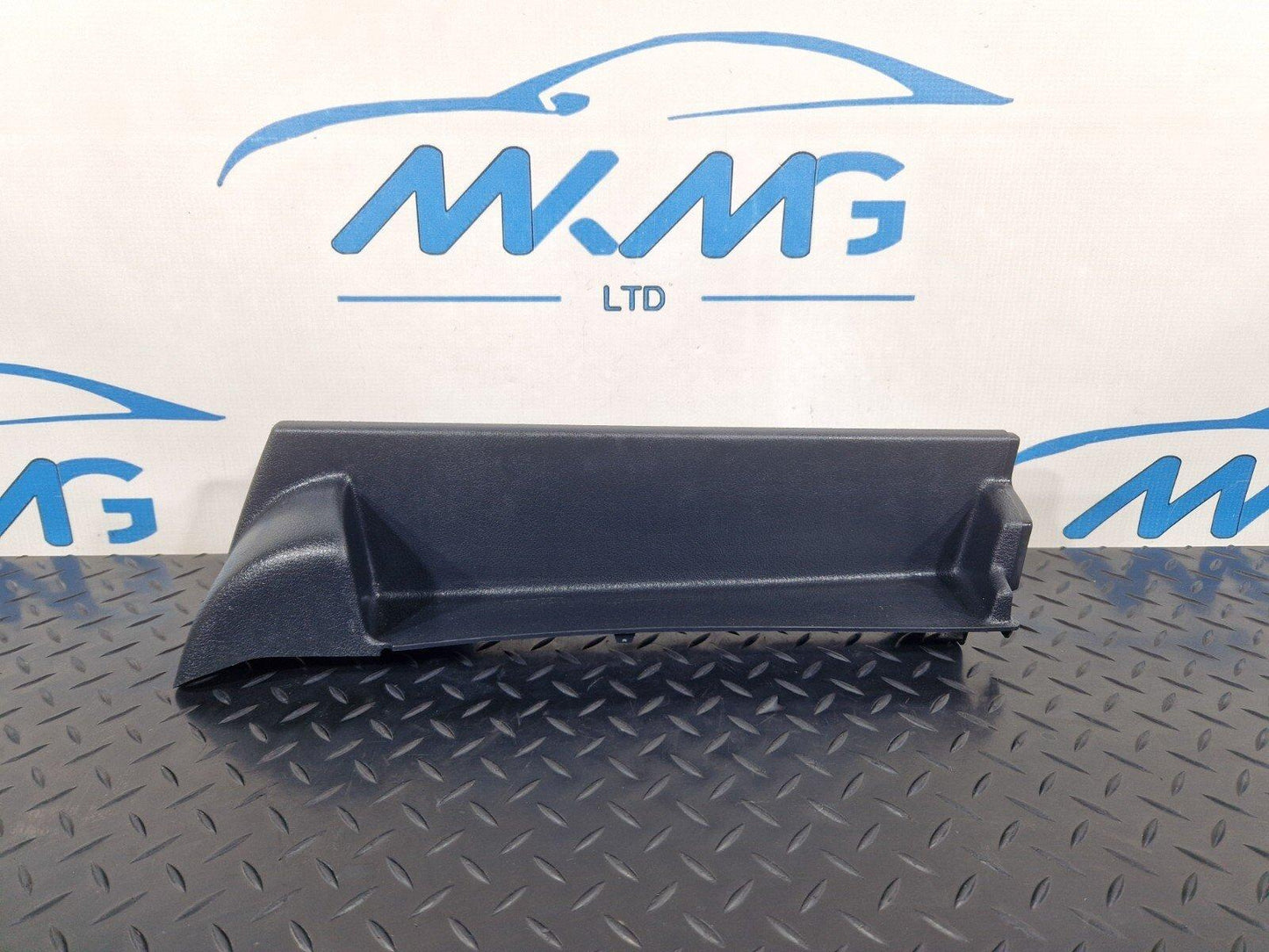 19-ON MERCEDES B CLASS W247 FRONT SEAT GUIDE RAIL COVER A2479190100