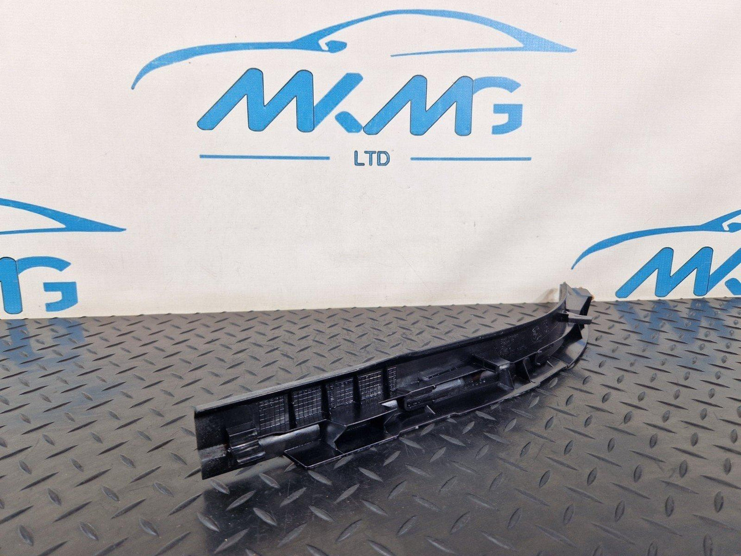 10-13 BMW X5 E70 LCI GENUINE REAR RIGHT ENTRY TRIM 7154840