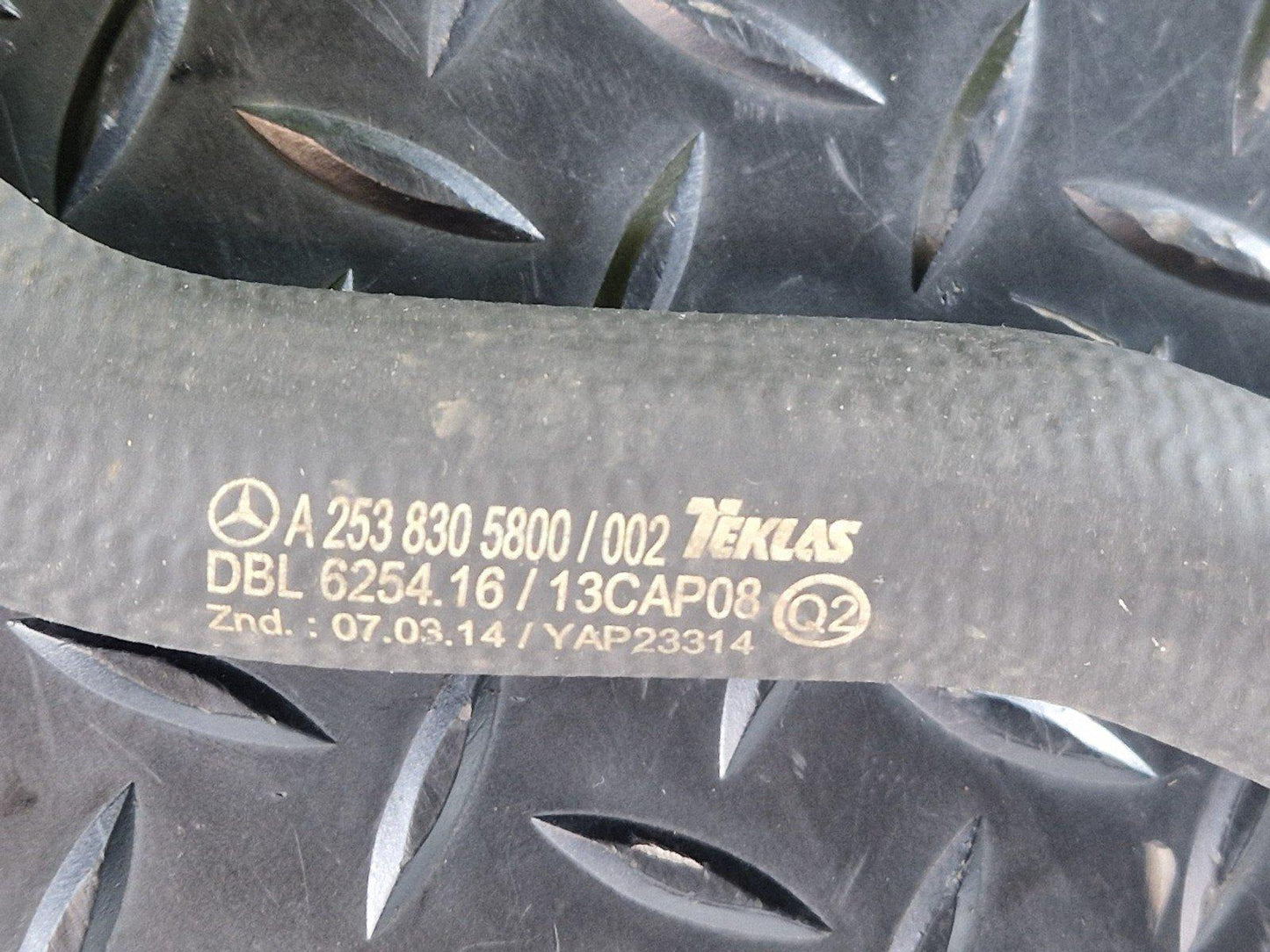 16-22 MERCEDES BENZ X253 GENUINE COOLANT HOSE PIPE LINE A2538306501 A2538305800