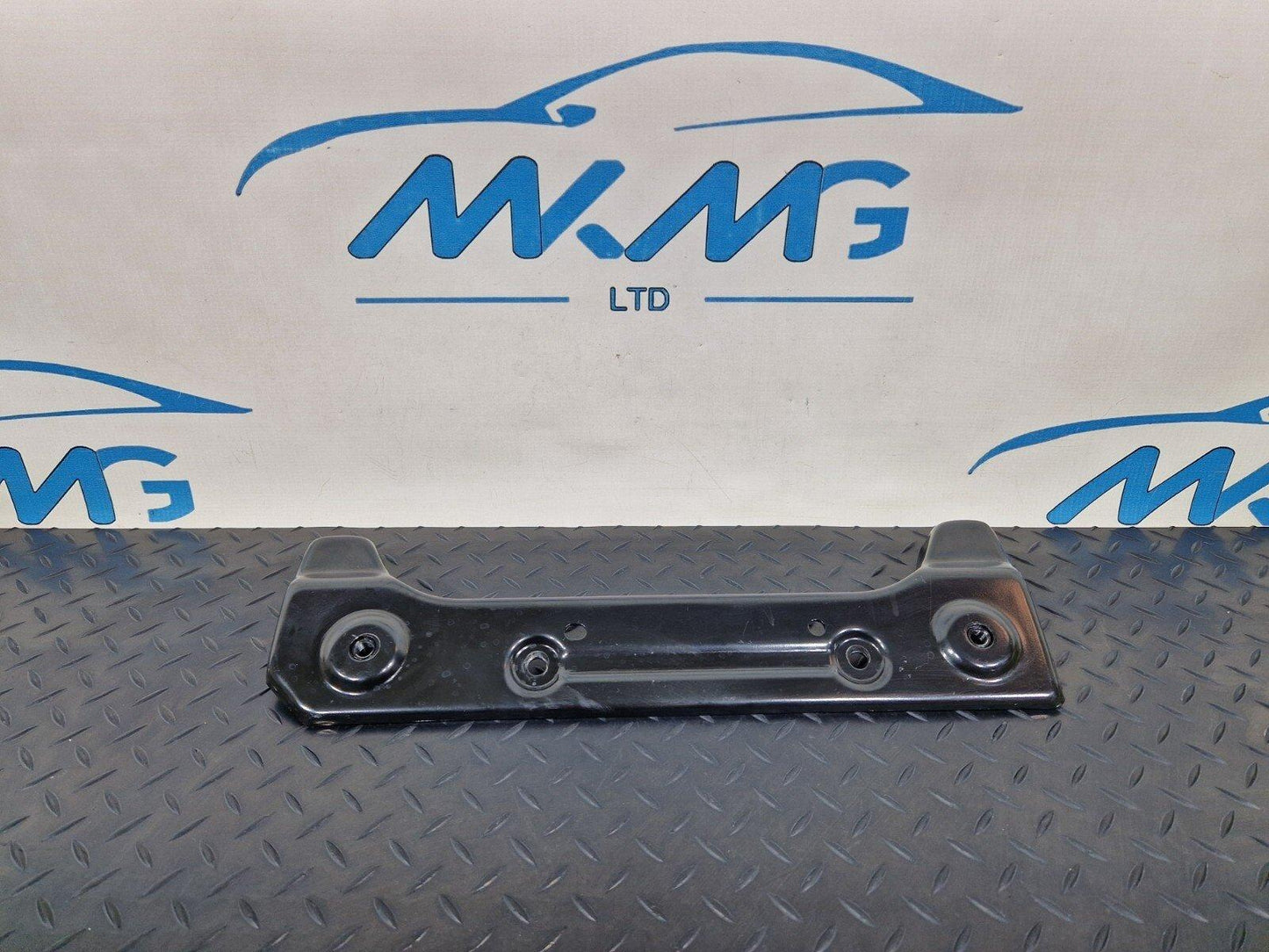 14-23 MERCEDES BENZ VITO W447 OEM FRONT RIGHT O/S SEAT MOUNT BRACKET A4476400500