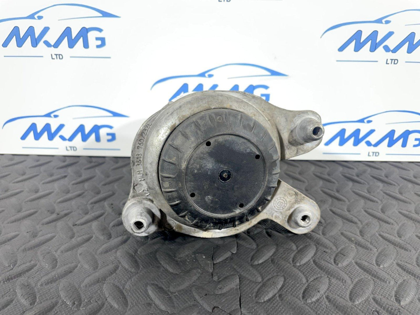 14-21 MERCEDES BENZ C300 W205 GENUINE LEFT PASSENGER ENGINE MOUNT A2052406817