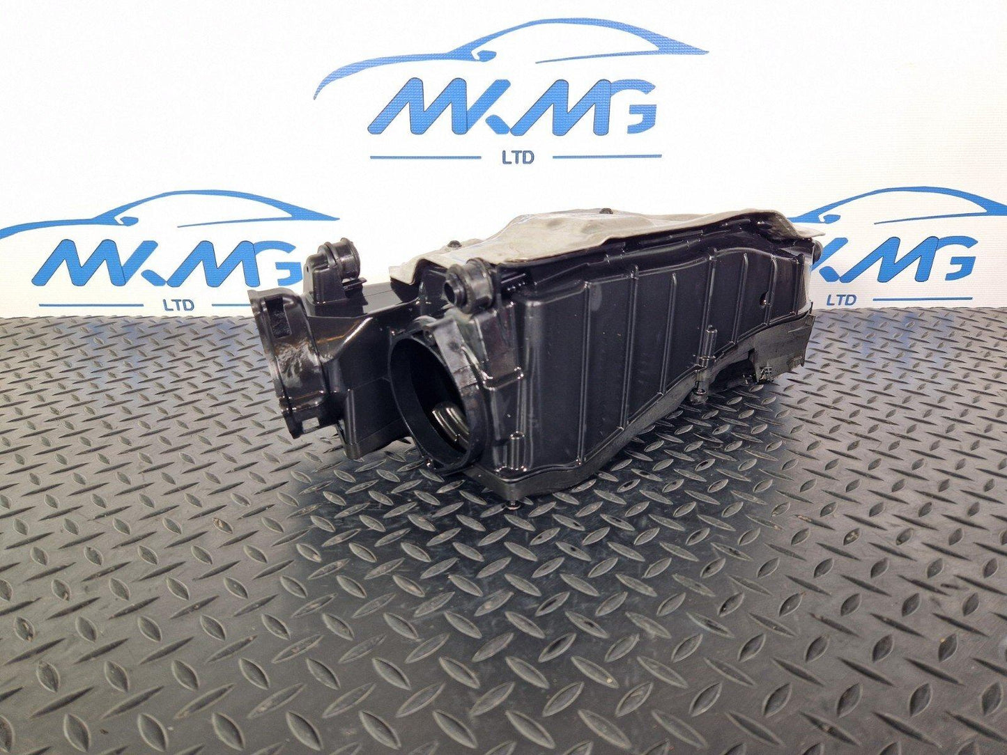 14-21 MERCEDES BENZ C220d W205 AIR FILTER BOX A6510902501 047825001