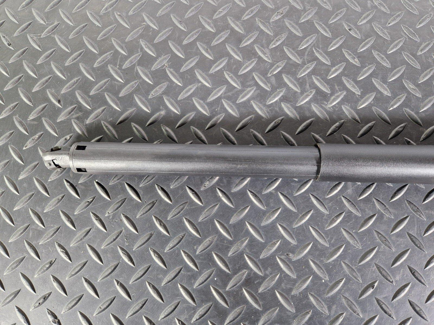 14-19 MERCEDES BENZ GLA X156 OEM REAR RIGHT TAILGATE SUPPORT STRUT A1569800764