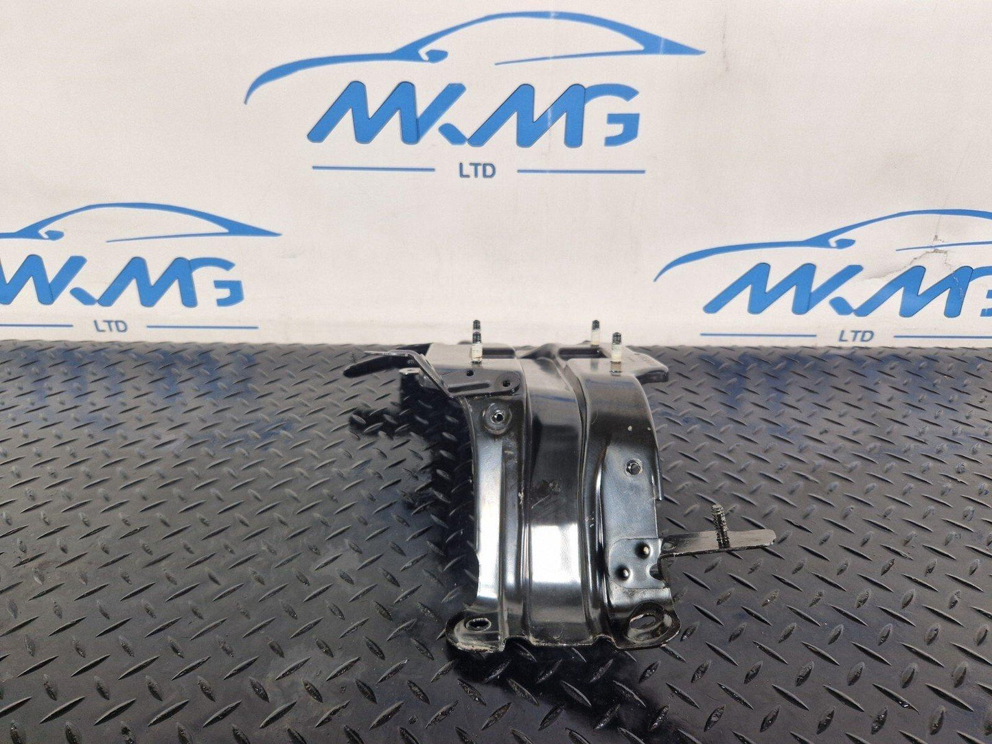 19-ON MERCEDES BENZ CLA C118 ENGINE BAY SUPPORT BRACKET A2475450700