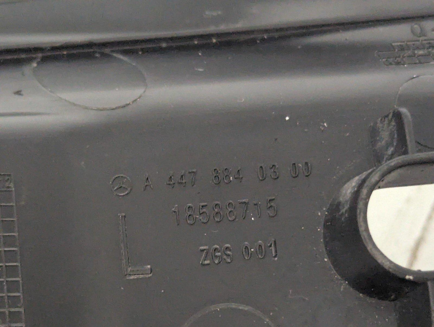 14-23 MERCEDES VITO W447 OEM ENGINE COVER MOULDING PANEL LEFT SIDE   A4478840300