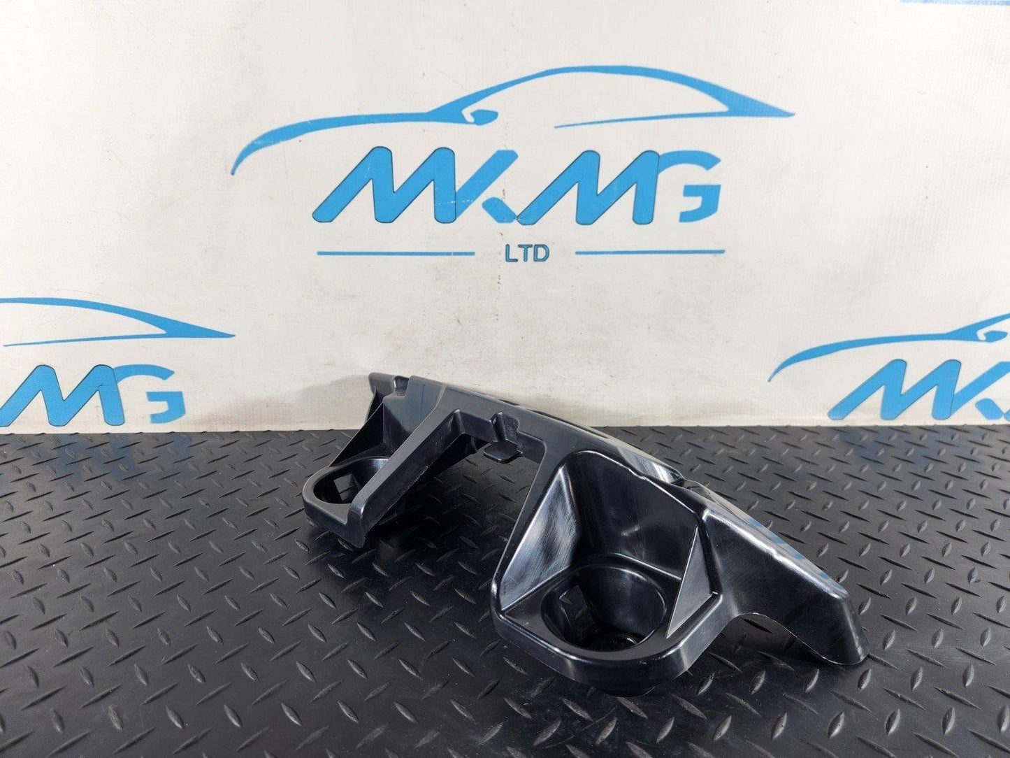 13-19 Mercedes Benz CLA C117 Amg Genuine Rear Bumper Bracket A1778850865