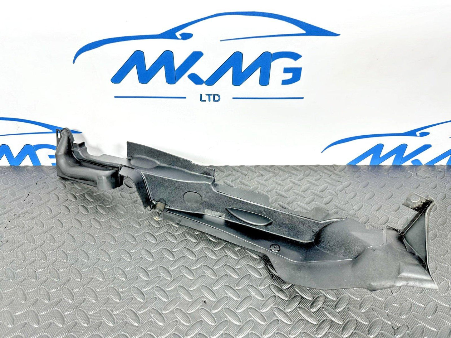 16-19 AUDI A4 B9 SALOON GENUINE RIGHT DRIVER SIDE WING PANEL SEAL 8W0821170