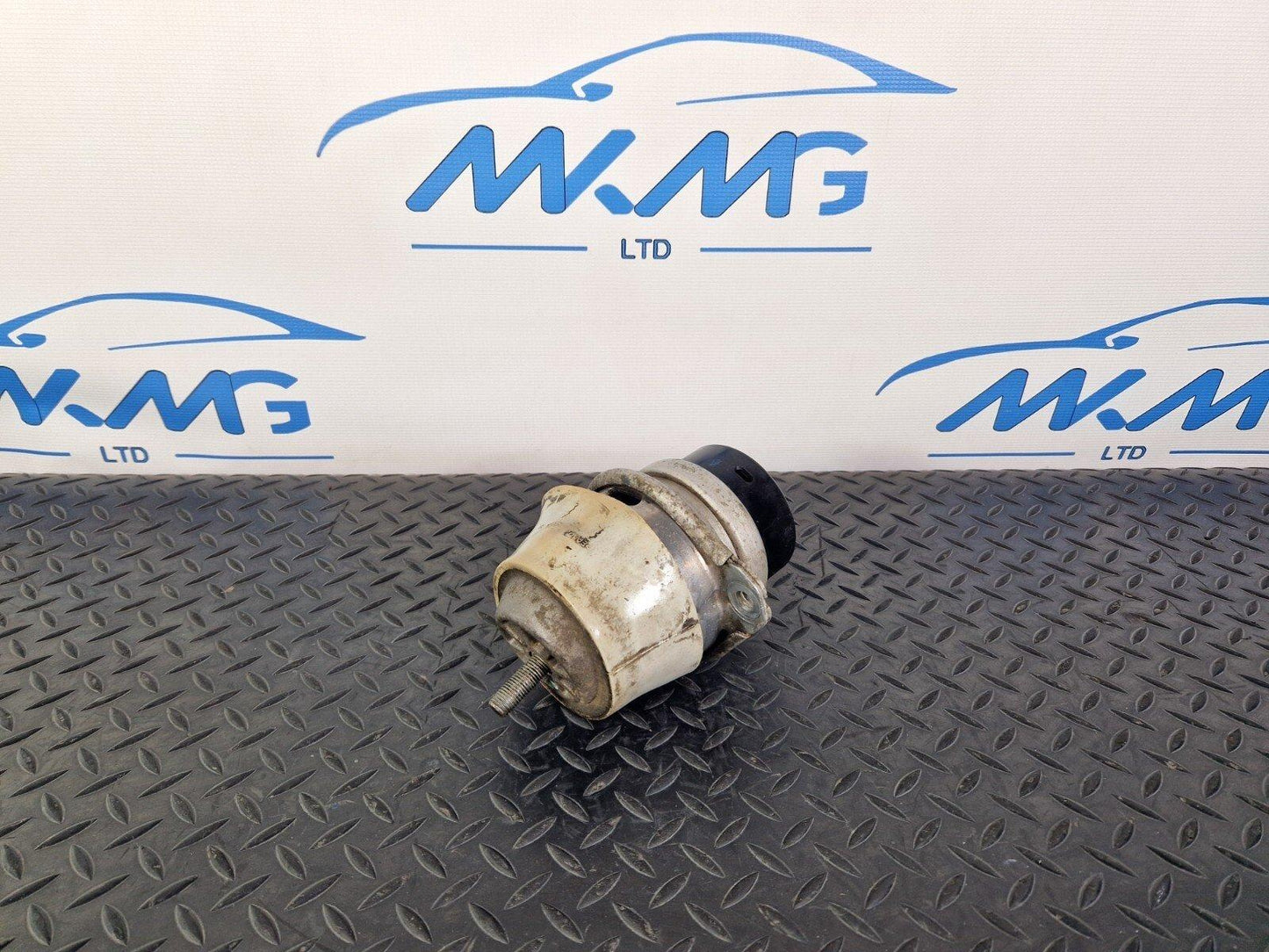 10-15 AUDI Q7 4L 3.0 TDI V6 ENGINE MOUNT MOUNTING FITS BOTH SIDES 7L8199131F