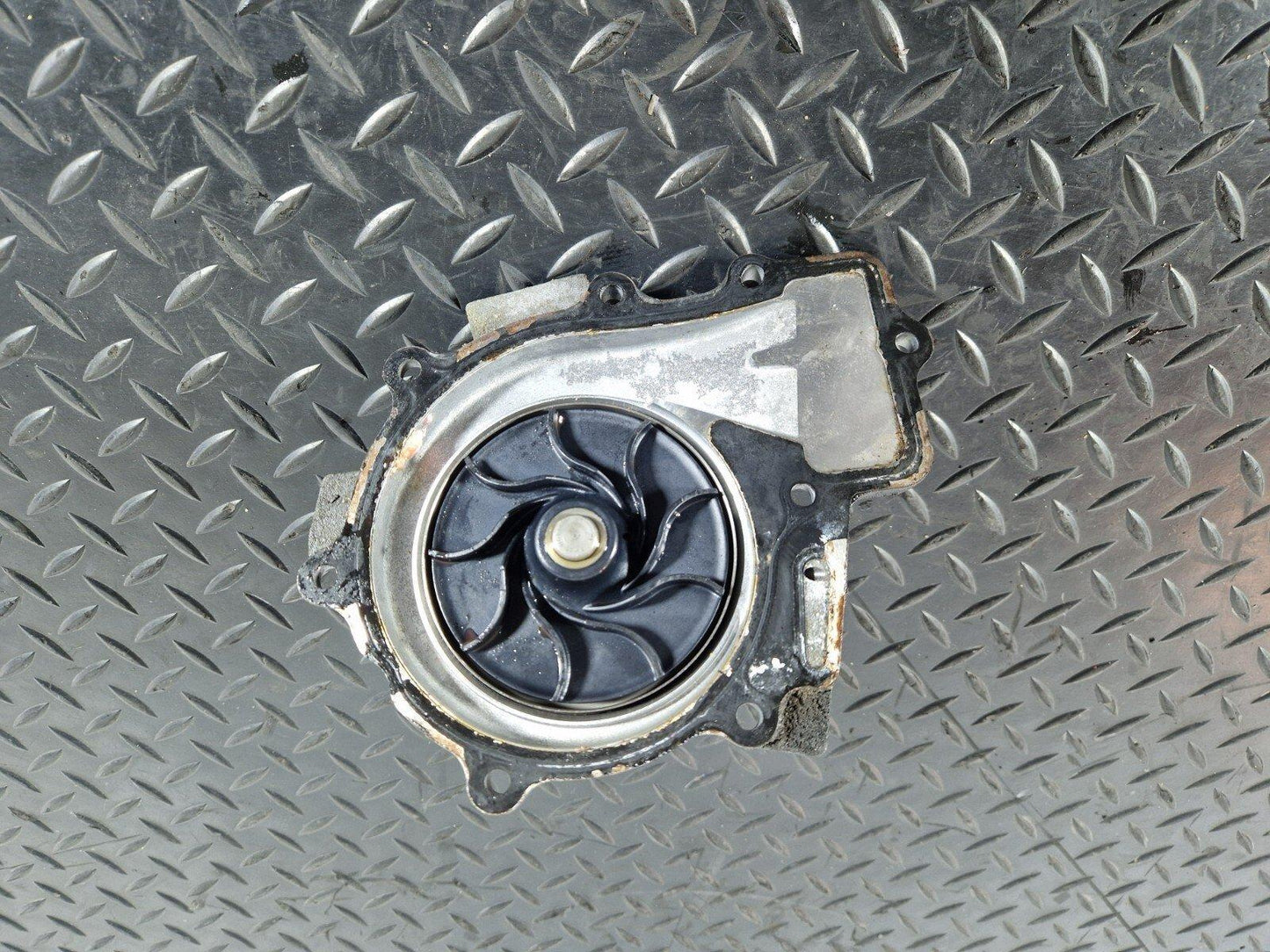 18-ON MERCEDES BENZ SPRINTER W907 2.2 CDI DIESEL WATER PUMP A6512008601