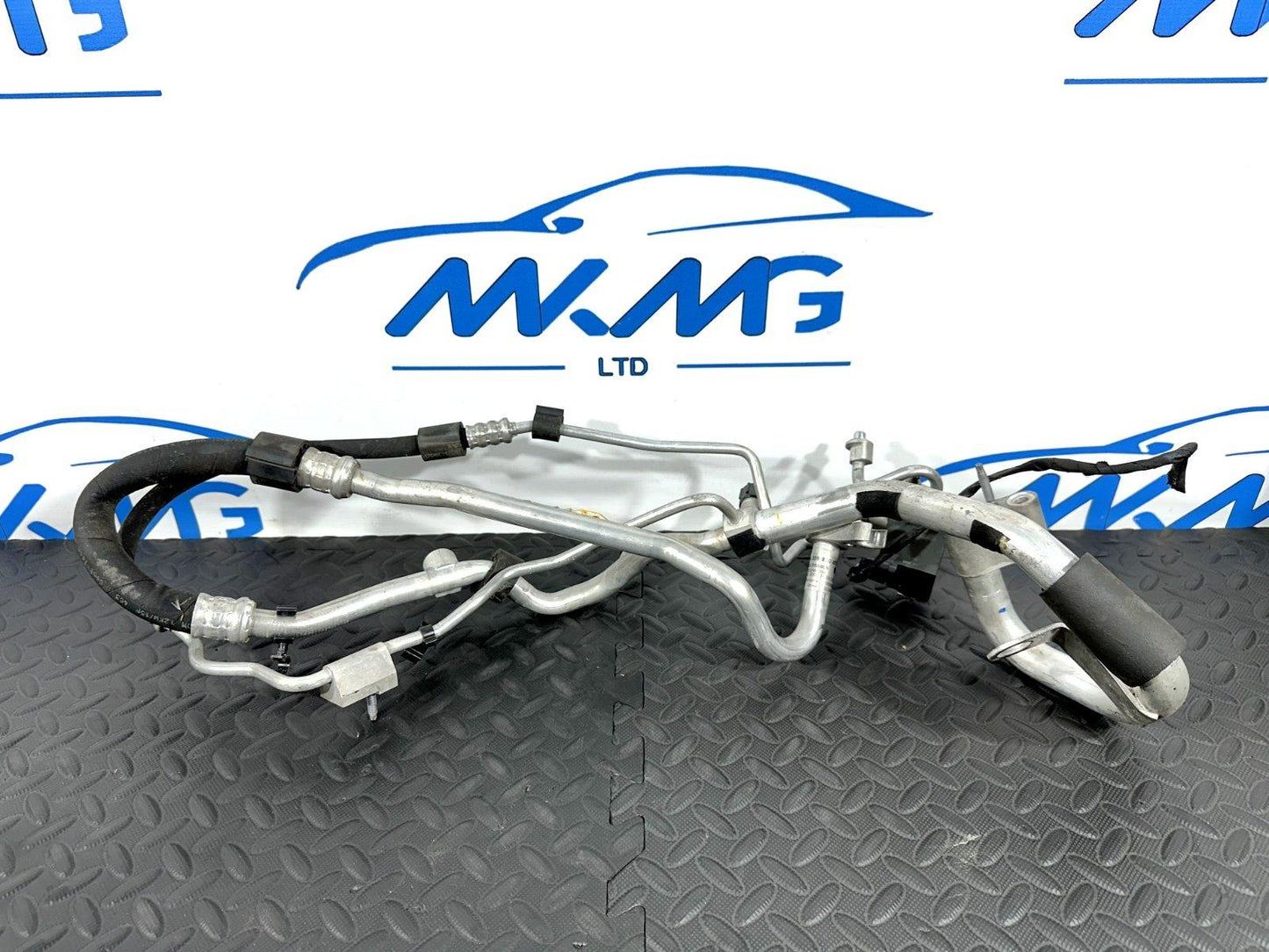14-21 MERCEDES BENZ C300 W205 A/C PIPES & VALVE A2058307401 A2058307502