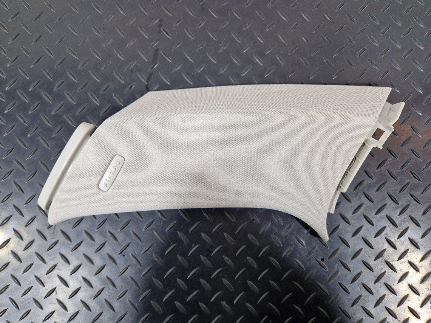 14-21 MERCEDES BENZ C200d W205  C-PILLAR TRIM RIGHT SIDE A2056904604