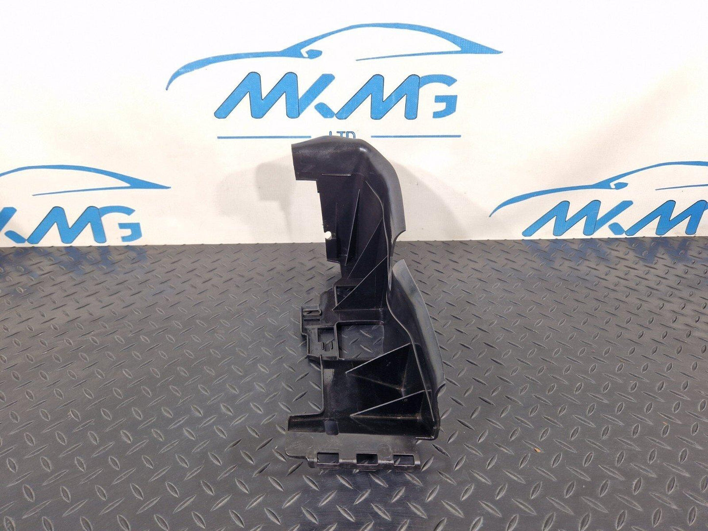 18-ON MERCEDES BENZ SPRINTER W907 RIGHT MOUNTING CONSOLE A9078802500