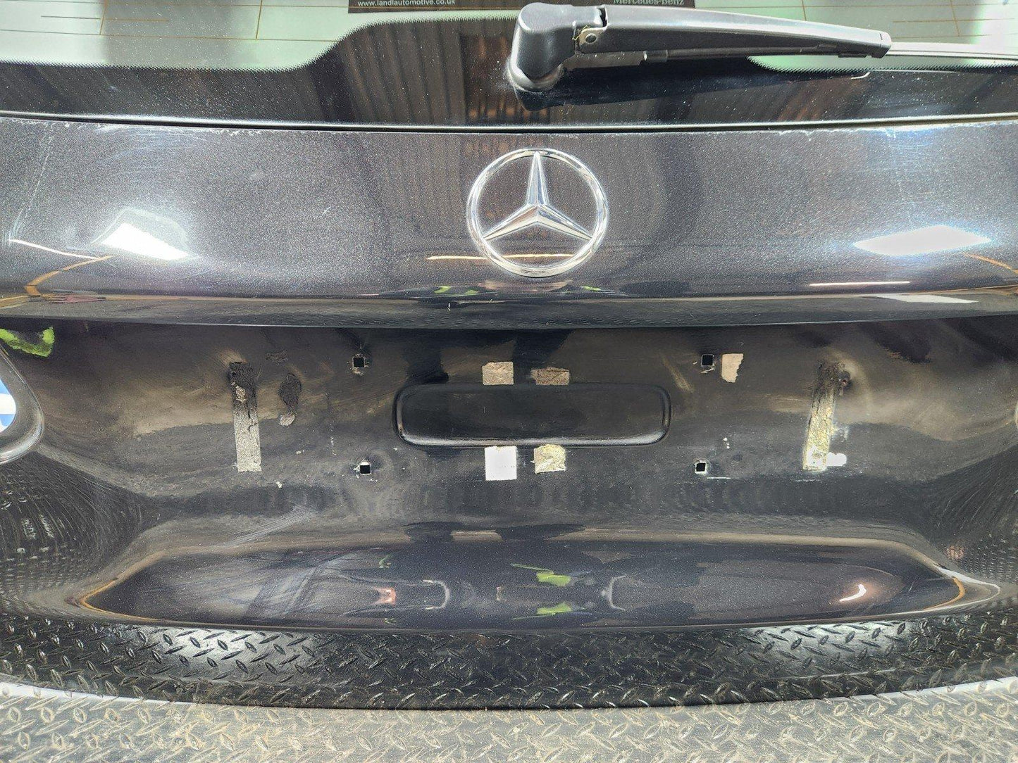 16-22 MERCEDES BENZ X253 REAR TAILGATE BOOTLID WITH GLASS IN OBSIDIAN BLACK 197