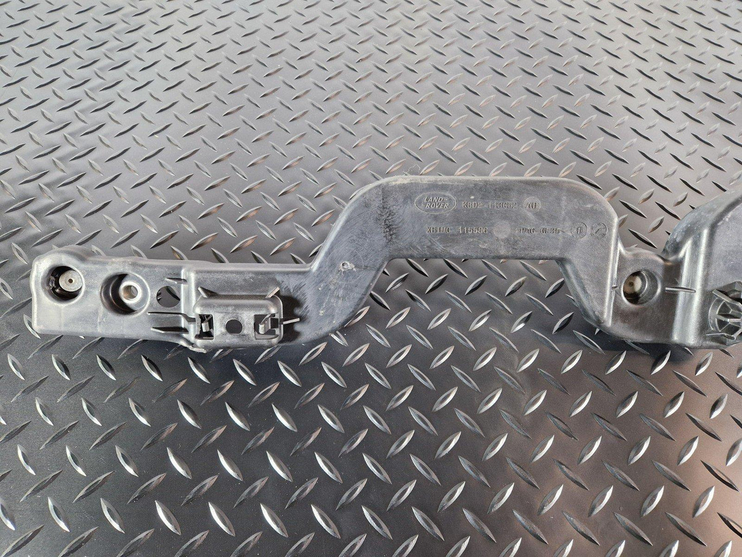 19-ON RANGE ROVER EVOQUE L551 O/S DRIVER SIDE RIGHT BUMPER BRACKET K8D2113C52AB