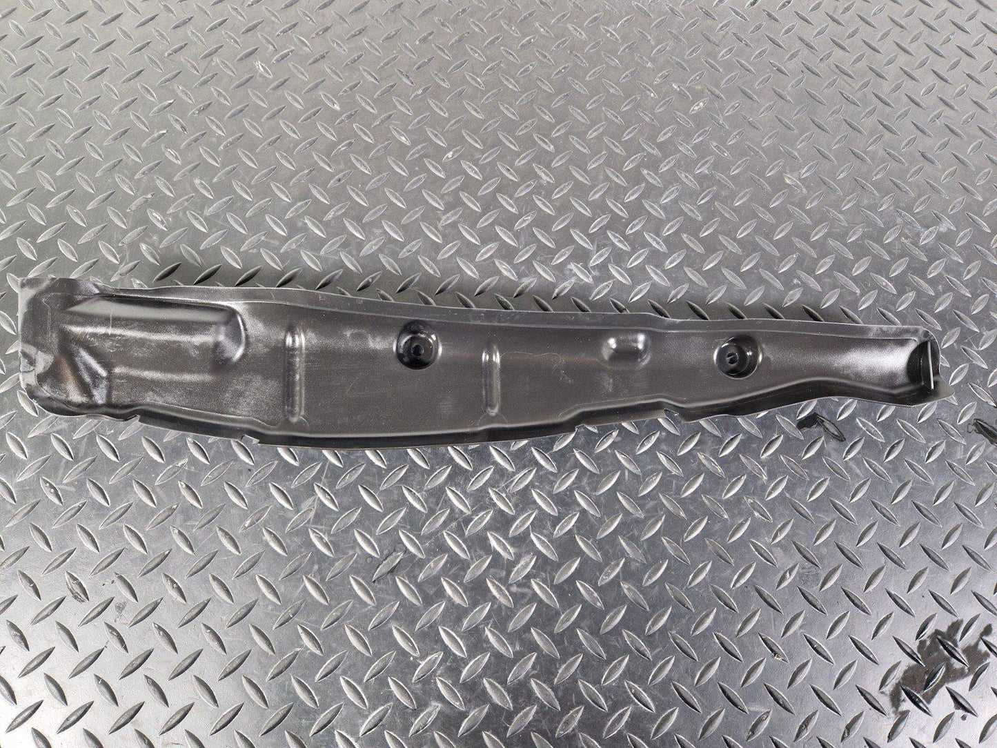 16-19 AUDI A4 B9 GENUINE FRONT LEFT SIDE N/S WING FILLER INSULATOR 8W0821111