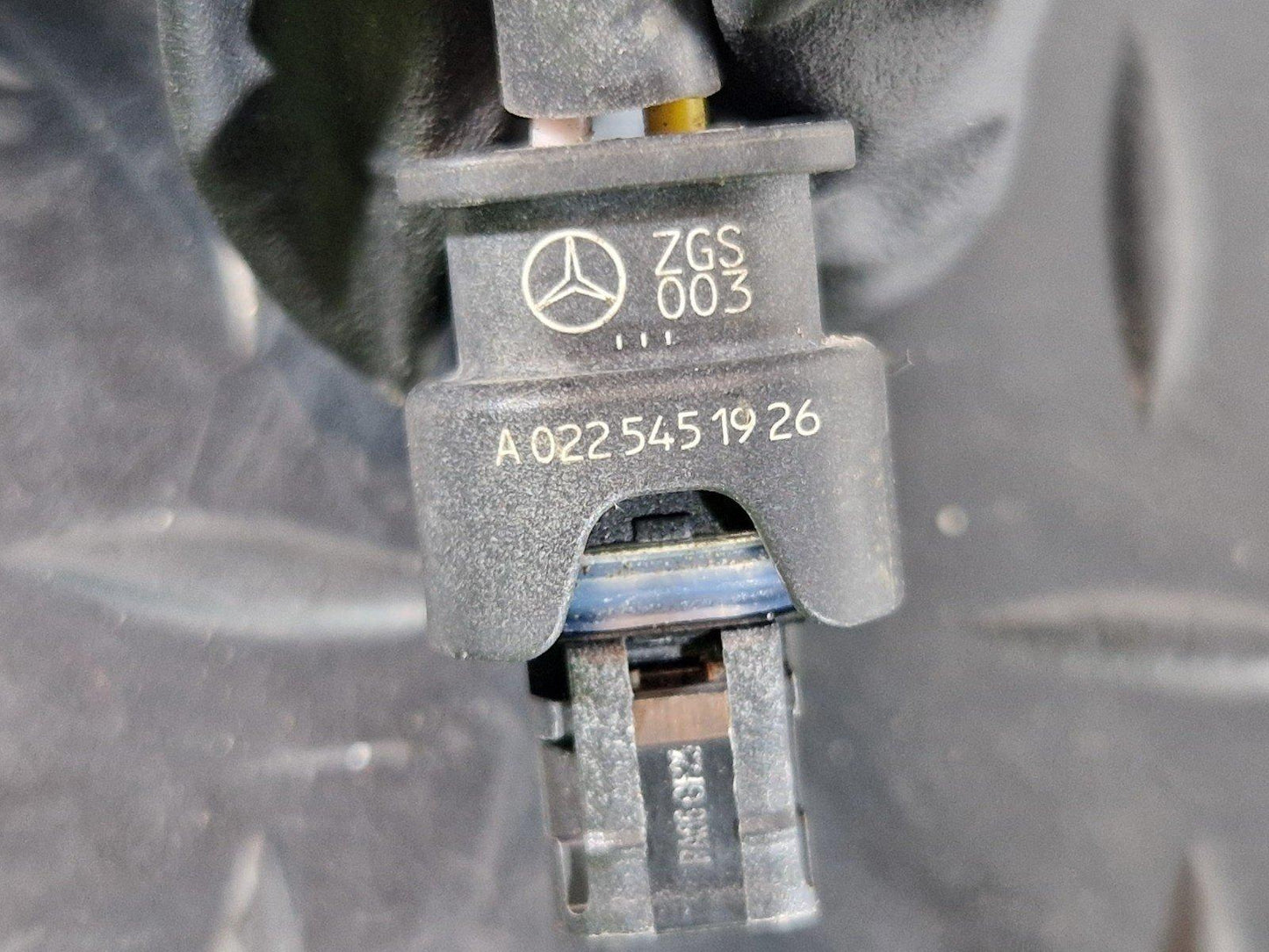 11-19 MERCEDES BENZ ML W166 GENUINE ADBLUE CONTROL VALVE A1648210156