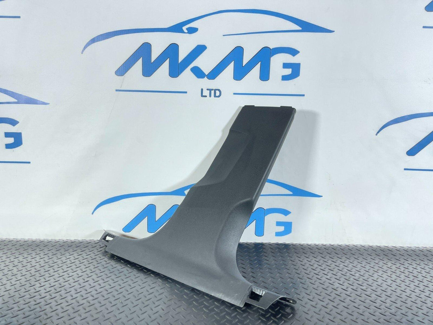 16-19 AUDI A4 B9 GENUINE FRONT RIGHT DRIVER SIDE B-PILLAR TRIM 8W0867240