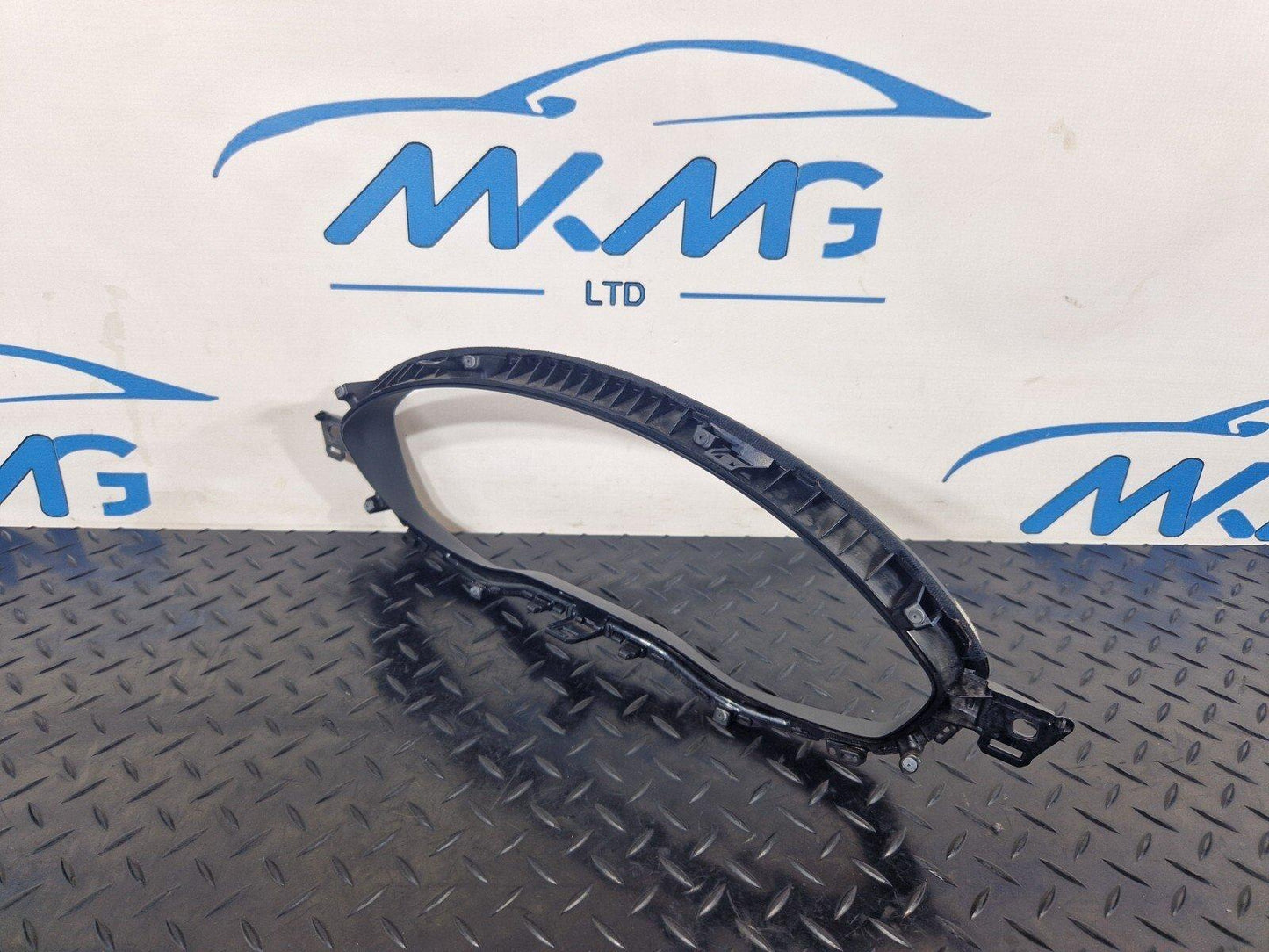 16-19 AUDI A4 B9 GENUINE SPEEDOMETER SURROUND TRIM COVER 8W0857115