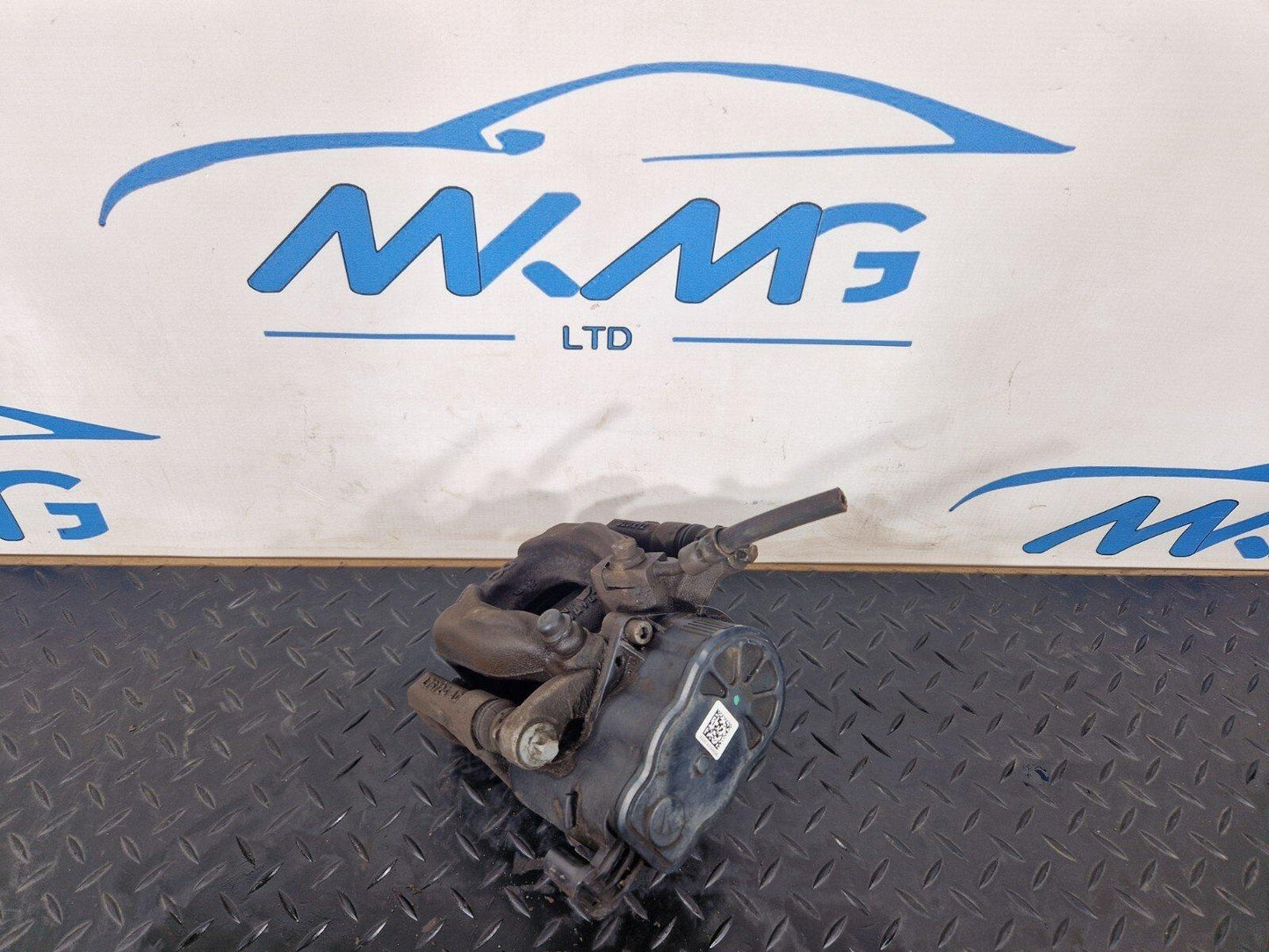 19-ON MERCEDES A CLASS W177 REAR RIGHT SIDE ELECTRIC BRAKE CALIPER A2474230898