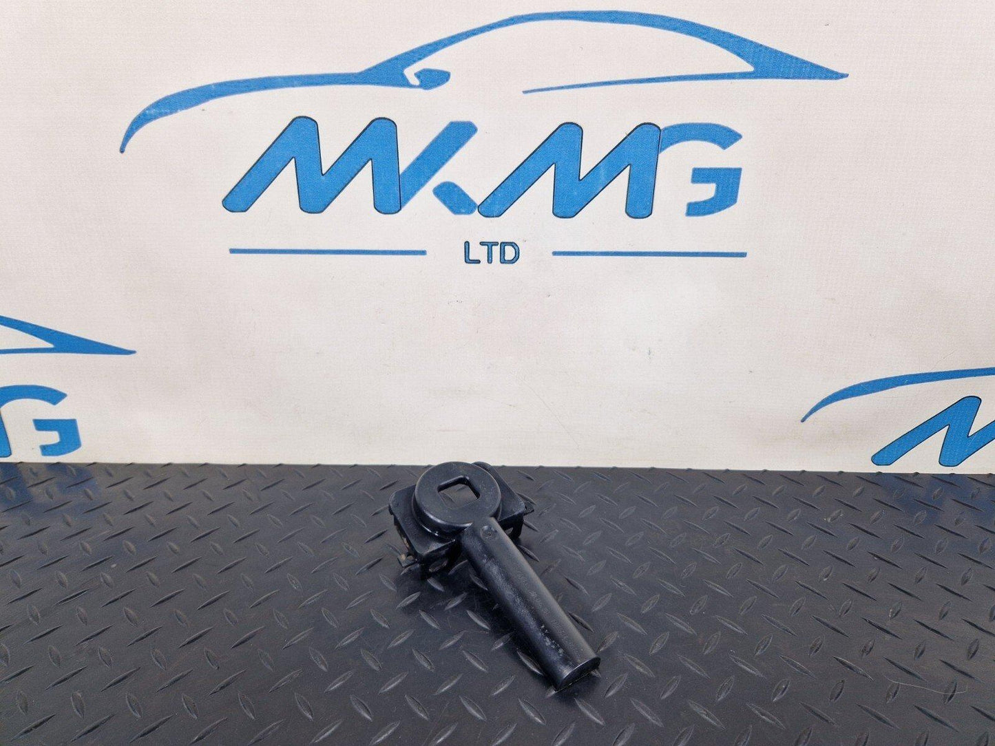 12-18 AUDI A6 C7 GENUINE COOLANT REGULATOR SUPPORT 4G0805201